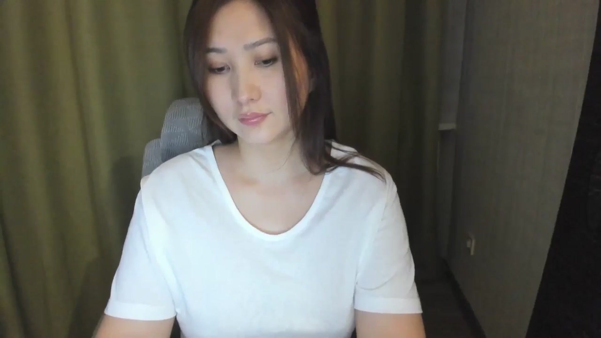 Gallery image thumbnail from Elfleurit's myfreecams stream on, 07/19/2024, 17:10 image 2 of 20