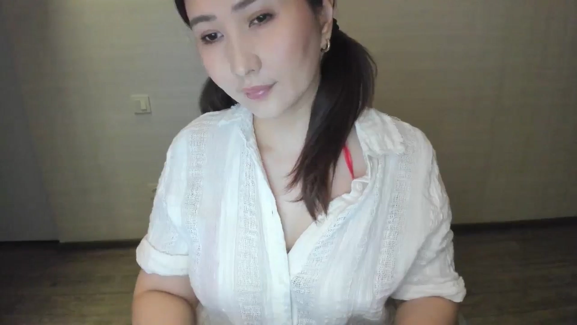 Gallery image thumbnail from Elfleurit's myfreecams stream on, 07/22/2024, 16:19 image 15 of 20
