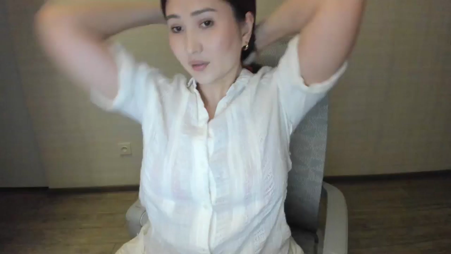 Gallery image thumbnail from Elfleurit's myfreecams stream on, 07/22/2024, 17:13 image 14 of 20