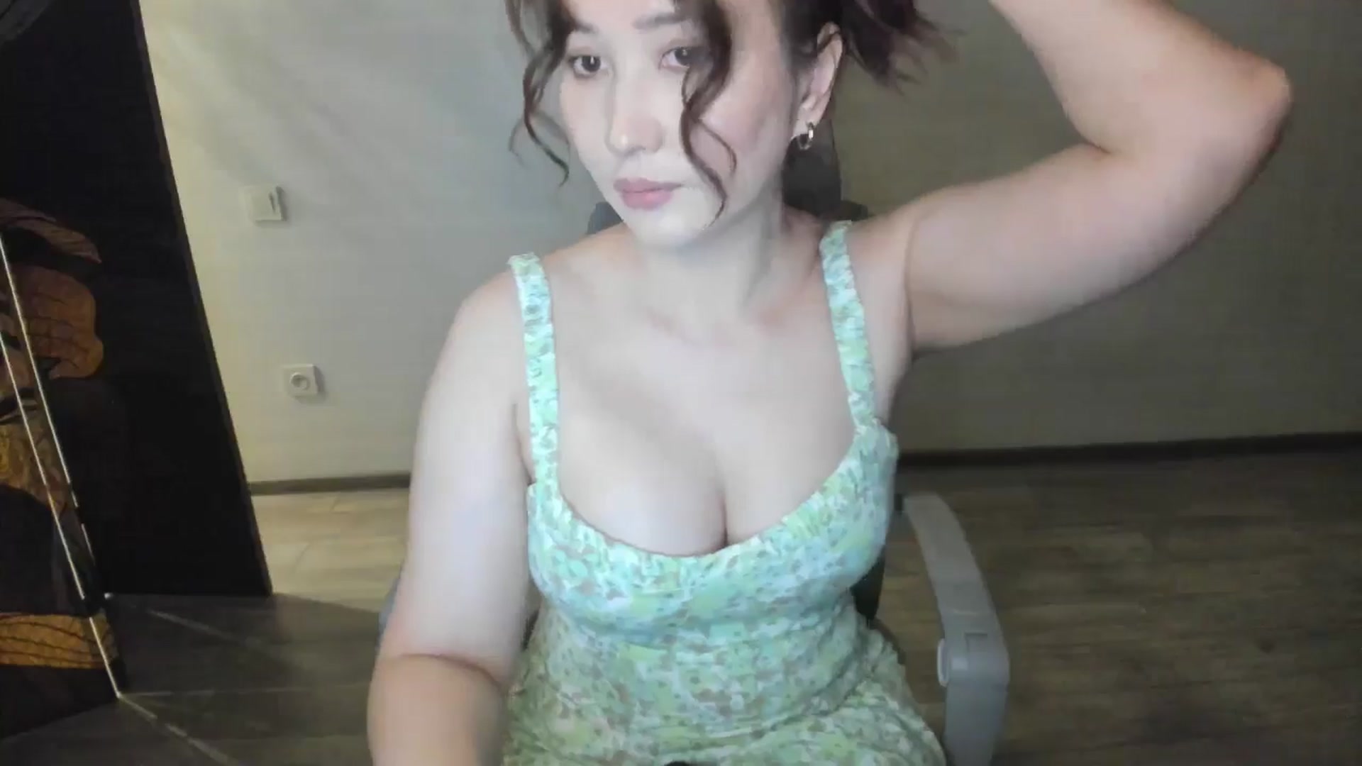 Gallery image thumbnail from Elfleurit's myfreecams stream on, 07/25/2024, 19:57 image 3 of 20