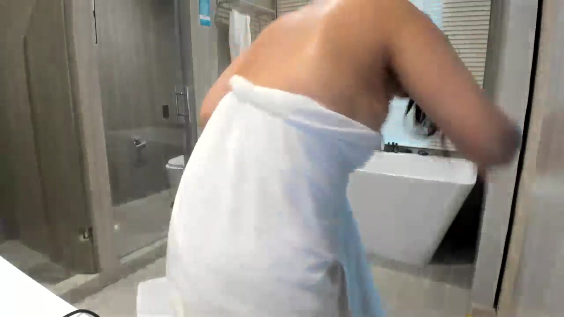 Gallery image thumbnail from Elfleurit's myfreecams stream on, 08/04/2024, 05:13 image 11 of 20