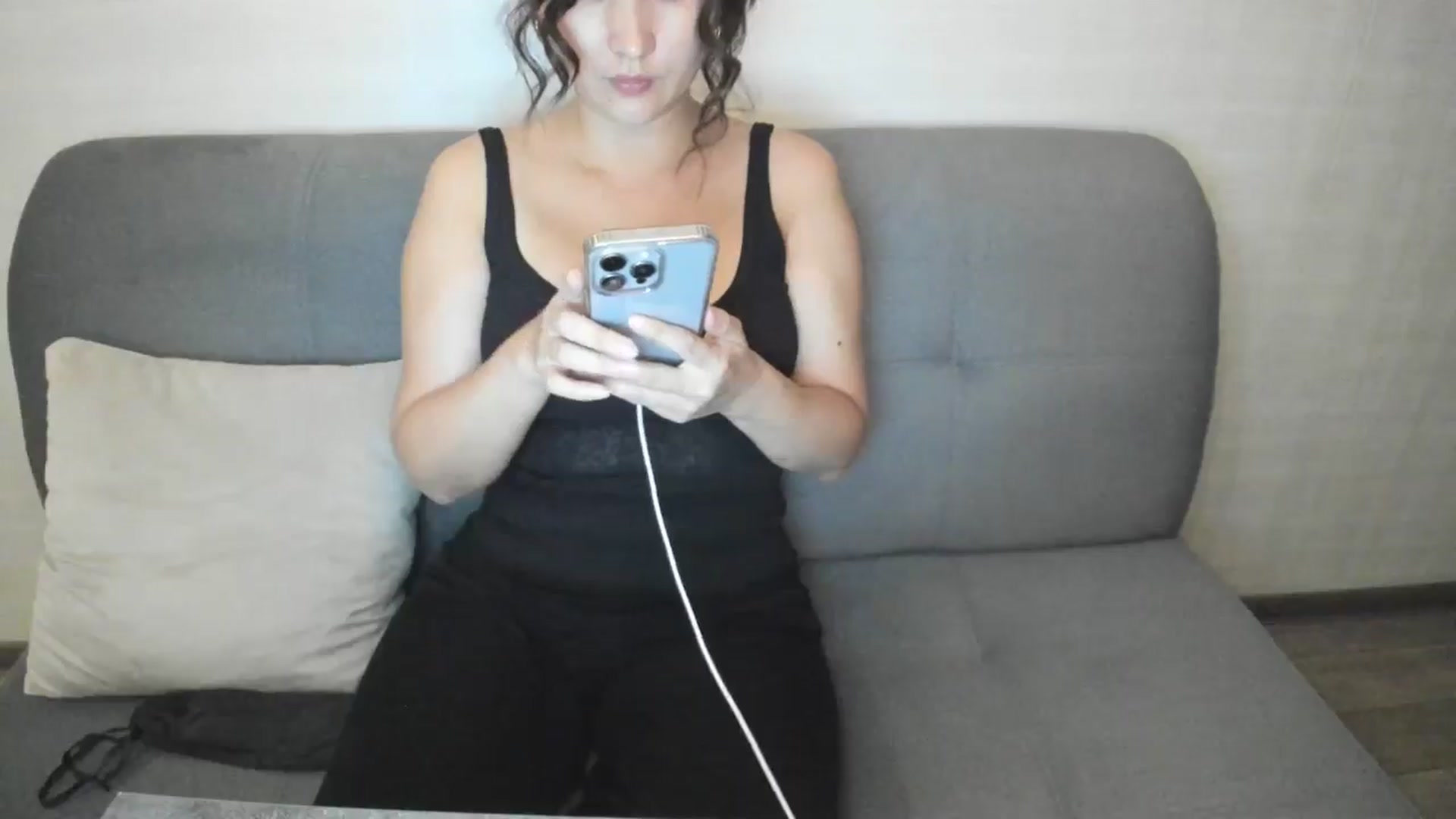 Gallery image thumbnail from Elfleurit's myfreecams stream on, 08/17/2024, 19:37 image 2 of 20
