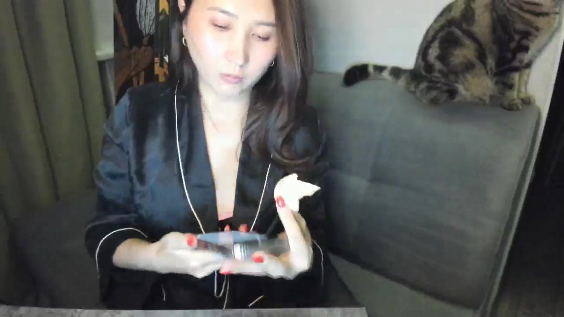 Gallery image thumbnail from Elfleurit's myfreecams stream on, 09/21/2024, 21:26 image 8 of 20