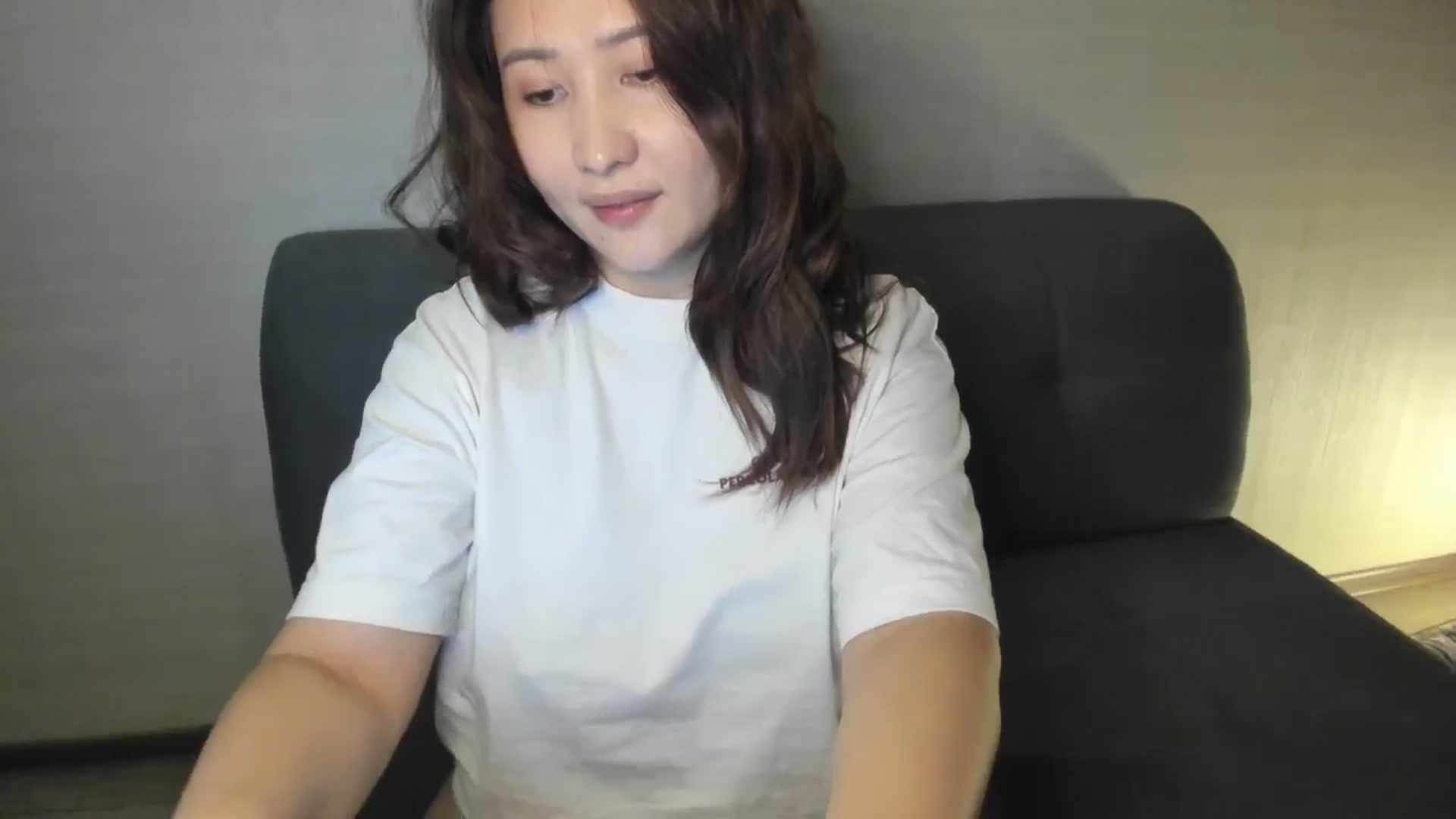 Gallery image thumbnail from Elfleurit's myfreecams stream on, 10/18/2024, 19:02 image 4 of 20