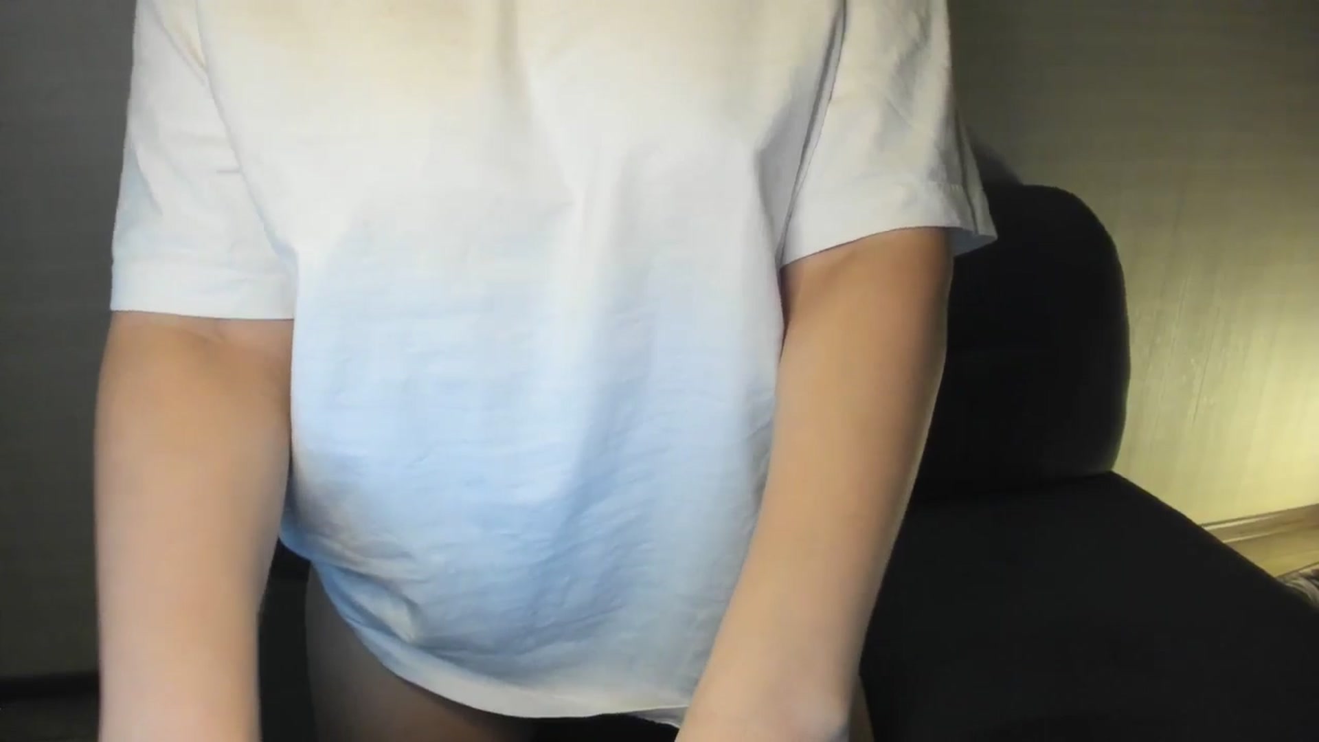 Gallery image thumbnail from Elfleurit's myfreecams stream on, 10/18/2024, 19:02 image 3 of 20