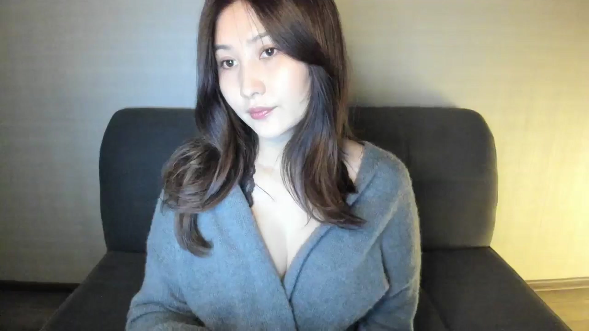 Gallery image thumbnail from Elfleurit's myfreecams stream on, 10/20/2024, 18:57 image 8 of 20