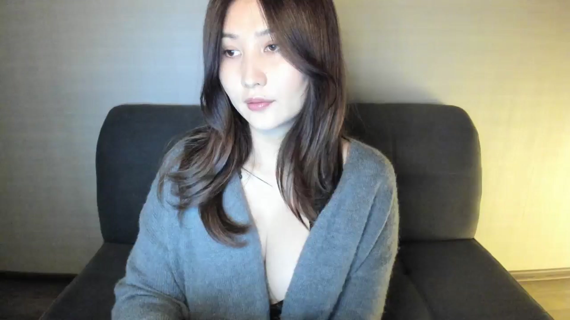 Gallery image thumbnail from Elfleurit's myfreecams stream on, 10/20/2024, 18:57 image 11 of 20