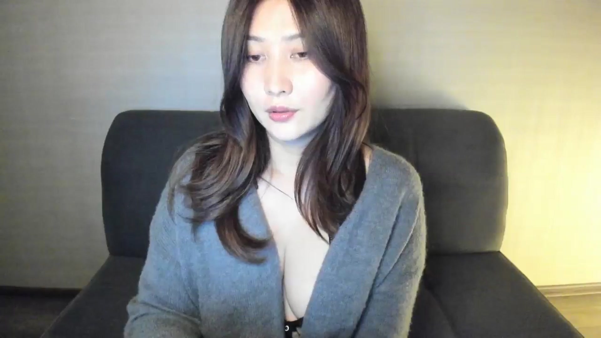 Gallery image thumbnail from Elfleurit's myfreecams stream on, 10/20/2024, 18:57 image 12 of 20
