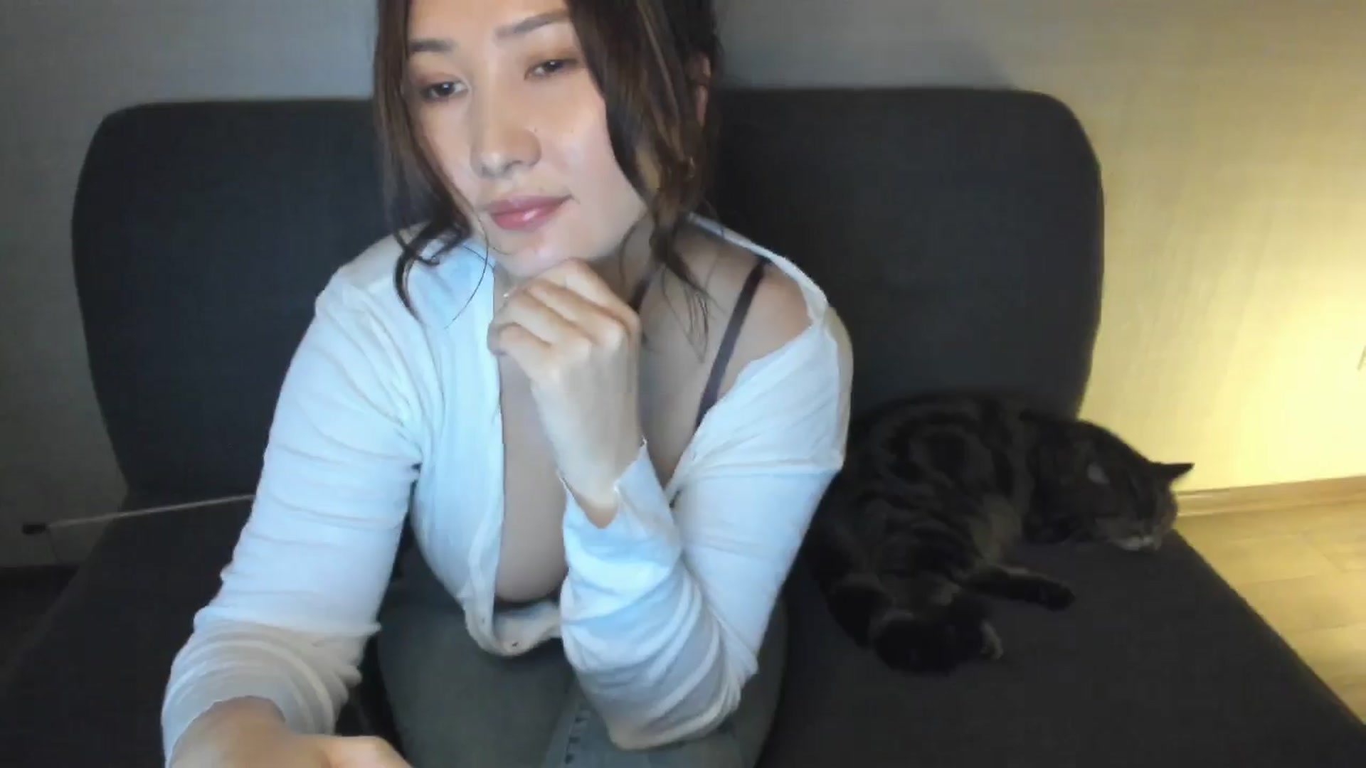Gallery image thumbnail from Elfleurit's myfreecams stream on, 10/22/2024, 24:34 image 16 of 20