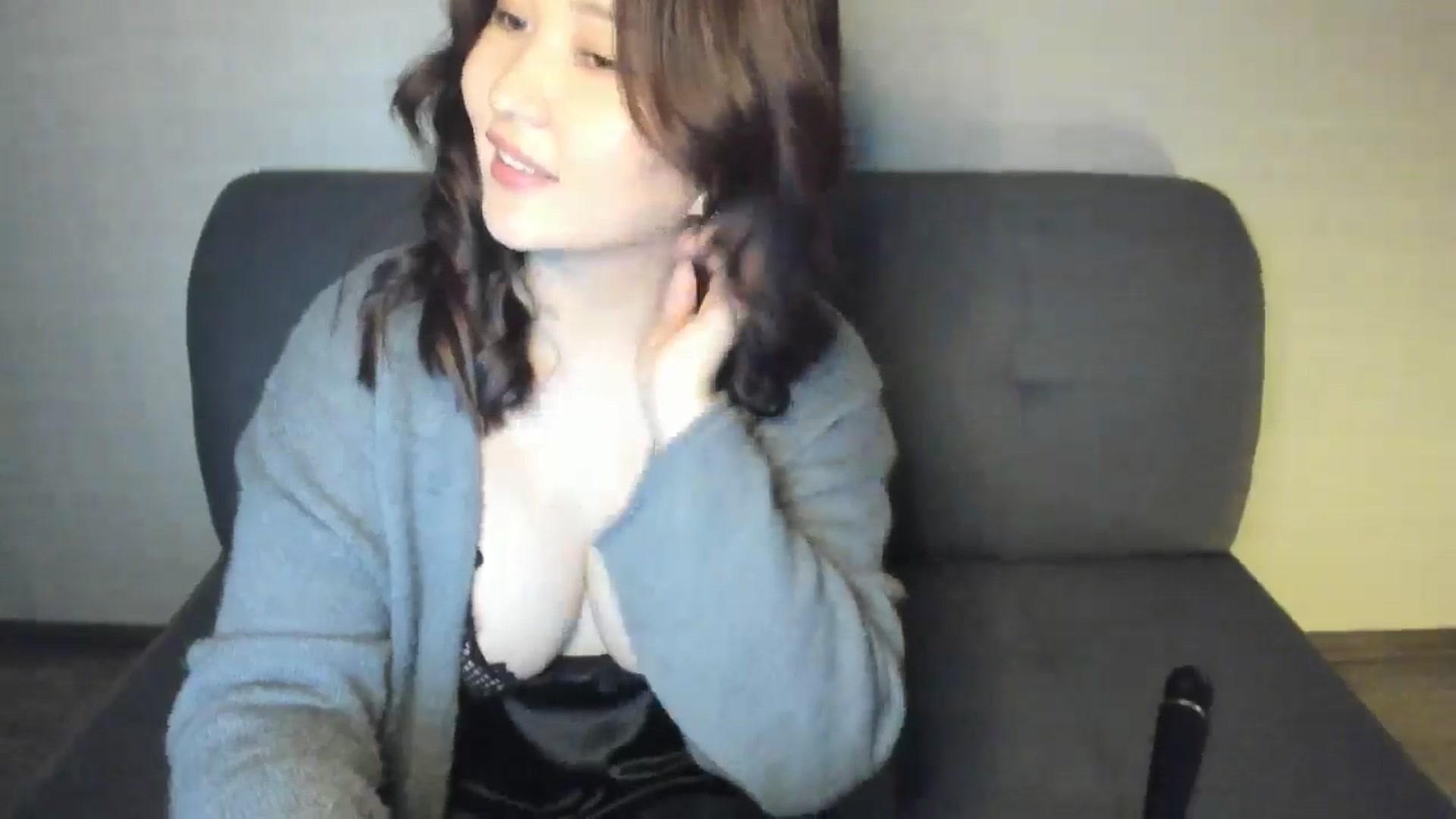 Gallery image thumbnail from Elfleurit's myfreecams stream on, 11/21/2024, 02:15 image 6 of 20