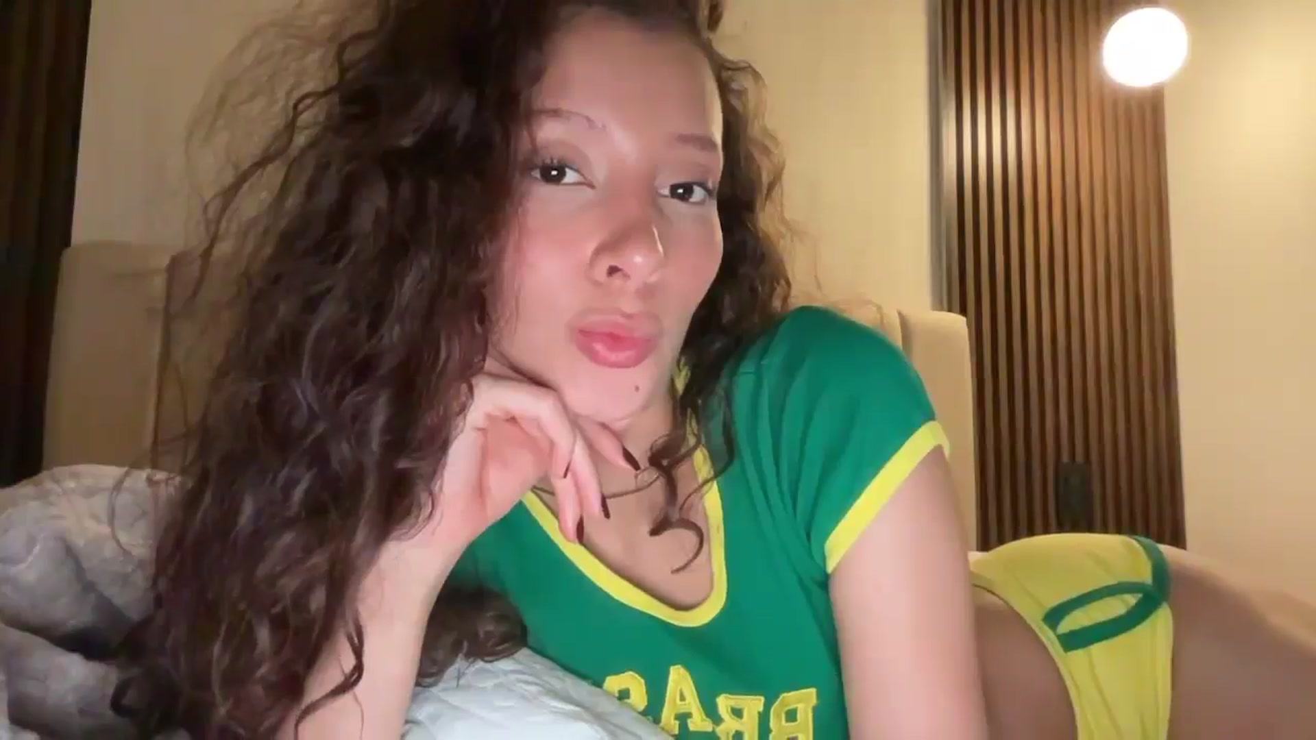 Gallery image thumbnail from ElianaCruz's myfreecams stream on, 02/13/2026, 02:46 image 6 of 20