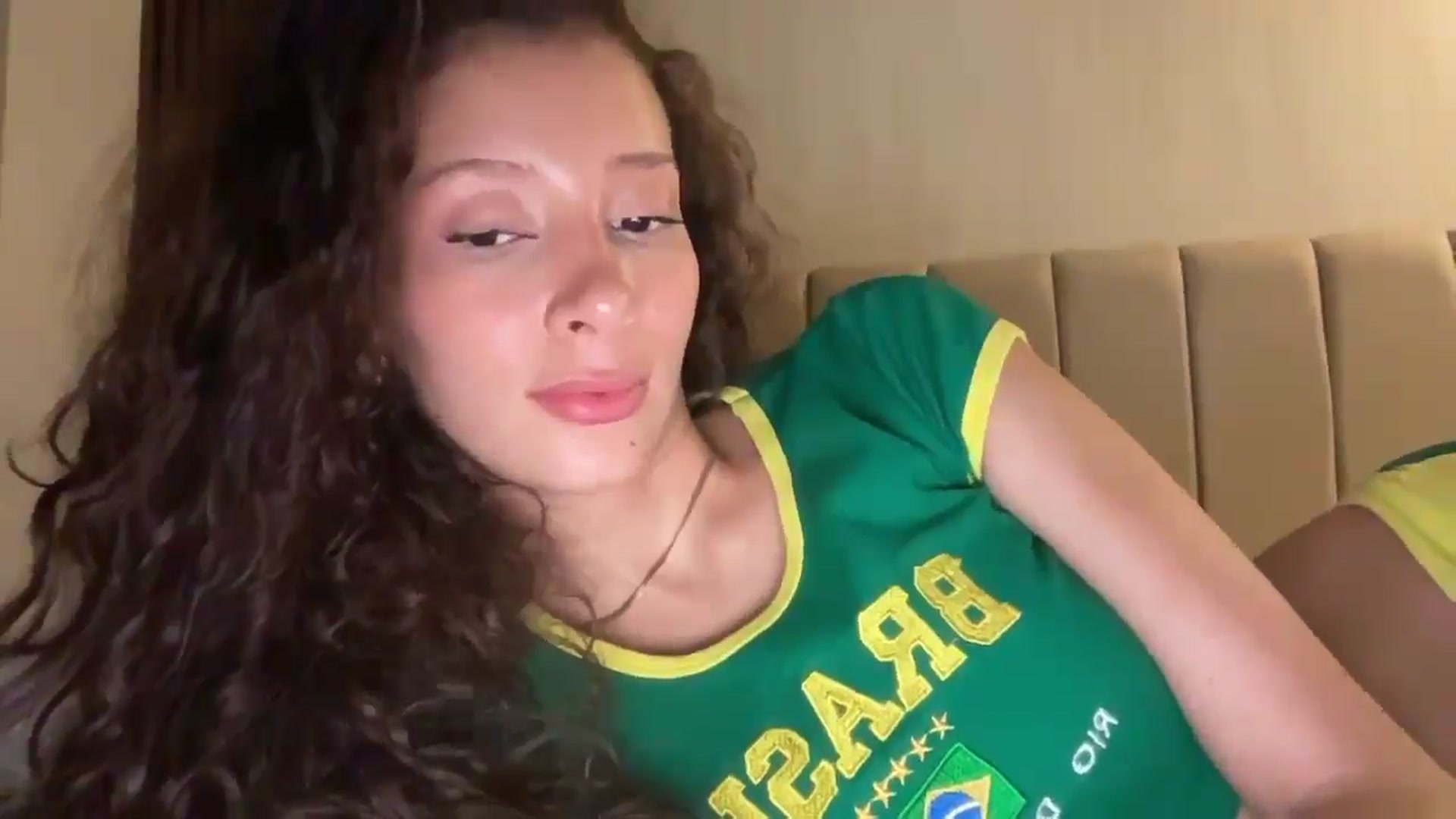 Gallery image thumbnail from ElianaCruz's myfreecams stream on, 02/13/2026, 02:46 image 15 of 20