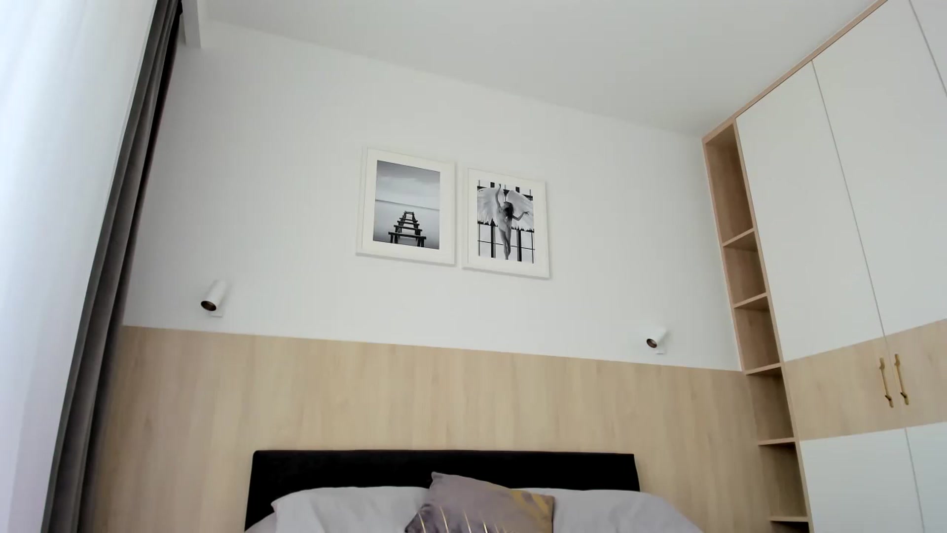 Gallery image thumbnail from EliinaGreen's myfreecams stream on, 03/19/2023, 08:43 image 12 of 20