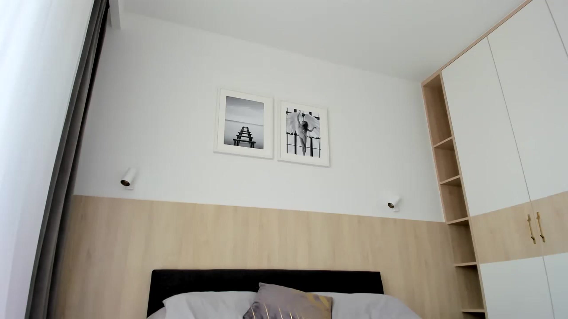 Gallery image thumbnail from EliinaGreen's myfreecams stream on, 03/19/2023, 08:43 image 14 of 20