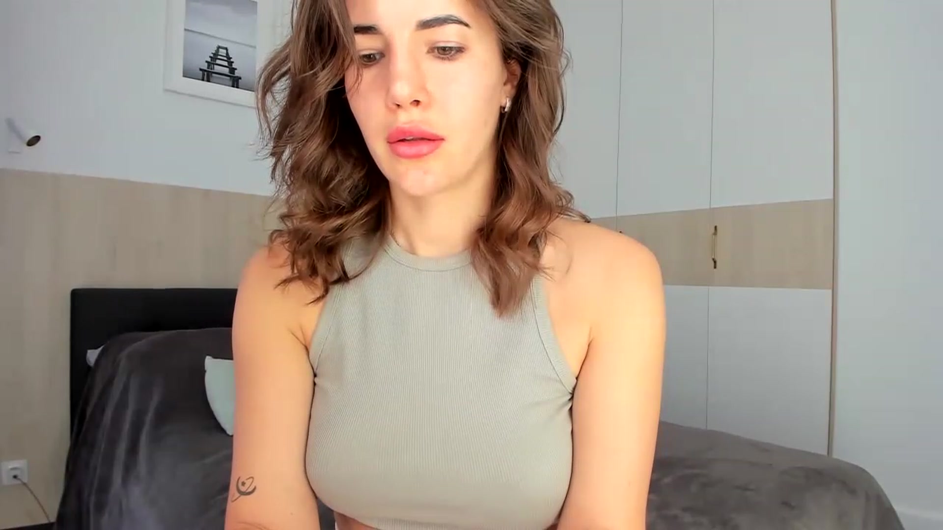 Gallery image thumbnail from EliinaGreen's myfreecams stream on, 04/03/2023, 07:50 image 10 of 20