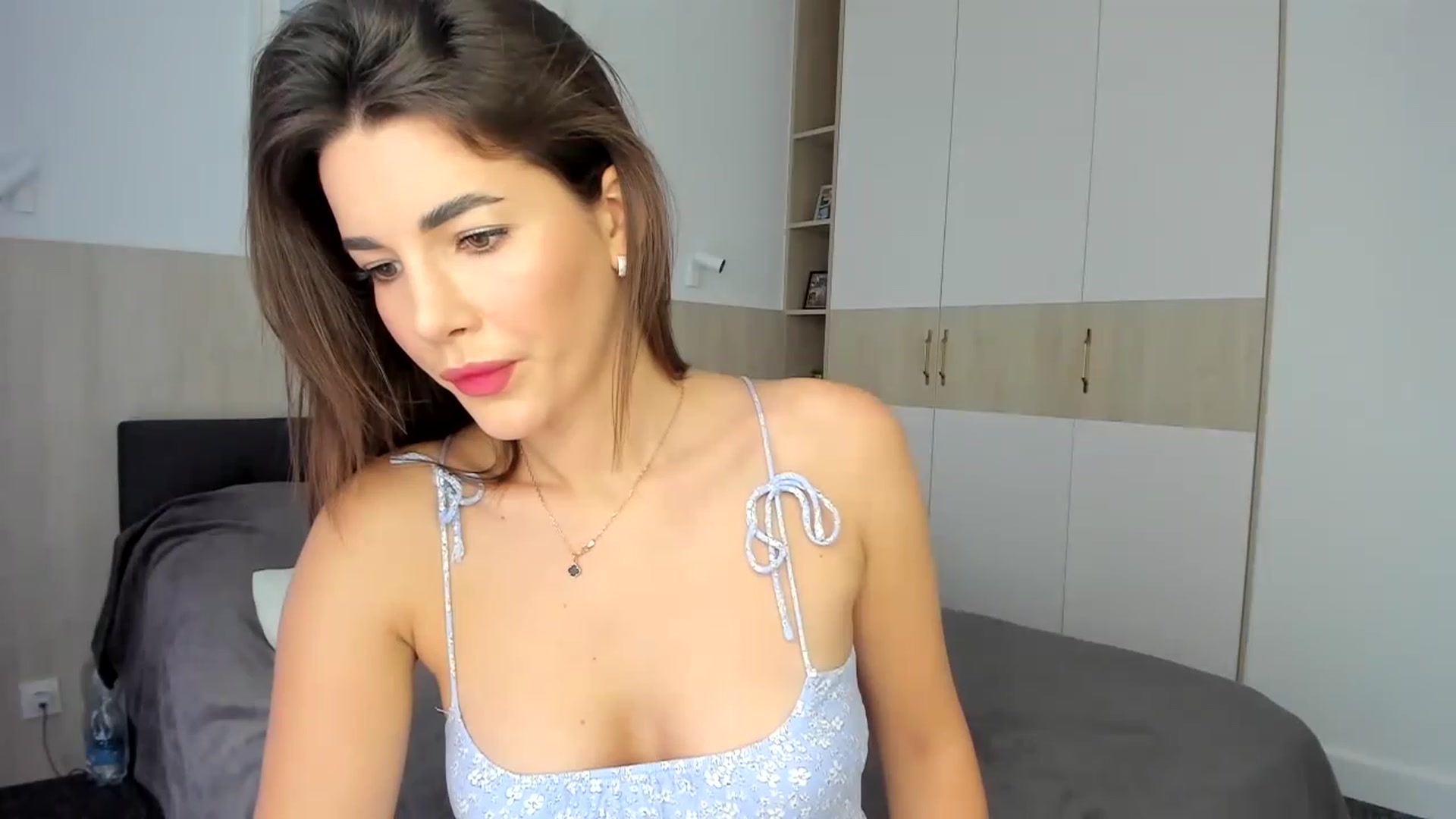 Gallery image thumbnail from EliinaGreen's myfreecams stream on, 04/07/2023, 09:01 image 15 of 20