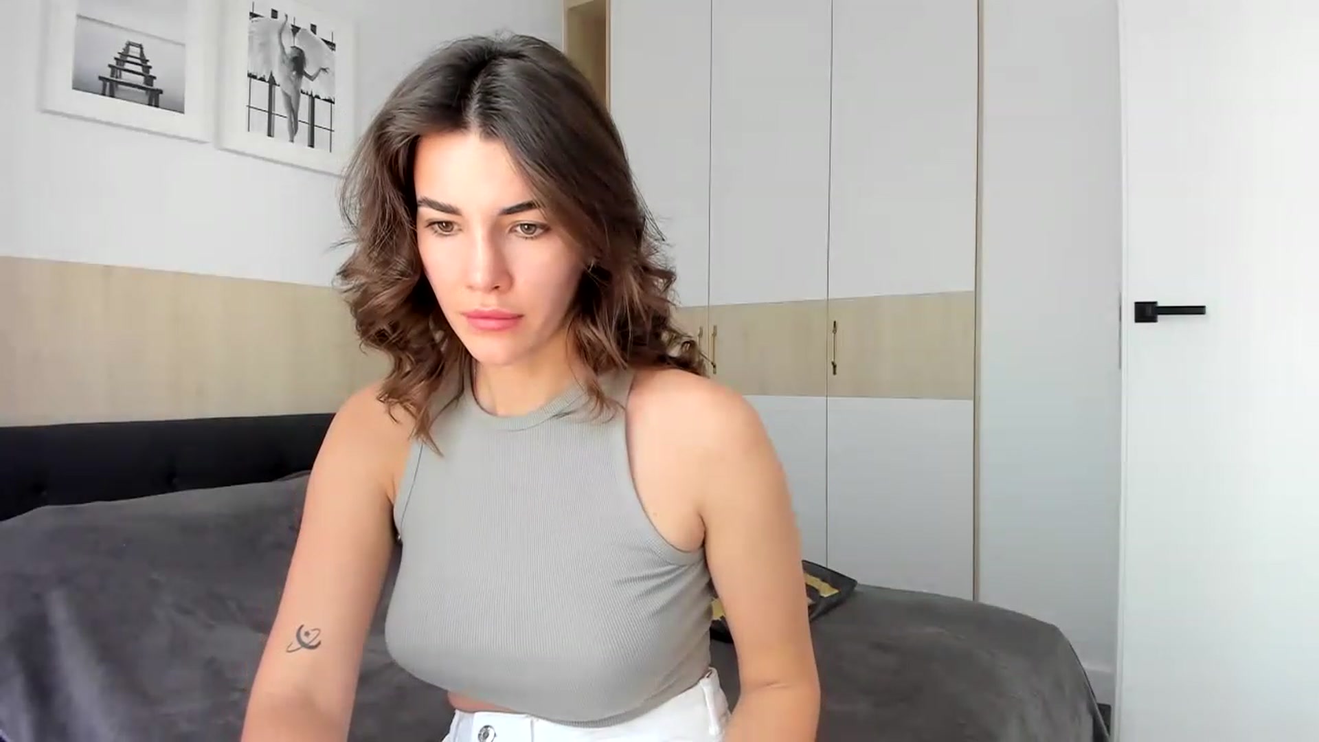 Gallery image thumbnail from EliinaGreen's myfreecams stream on, 04/08/2023, 10:07 image 20 of 20