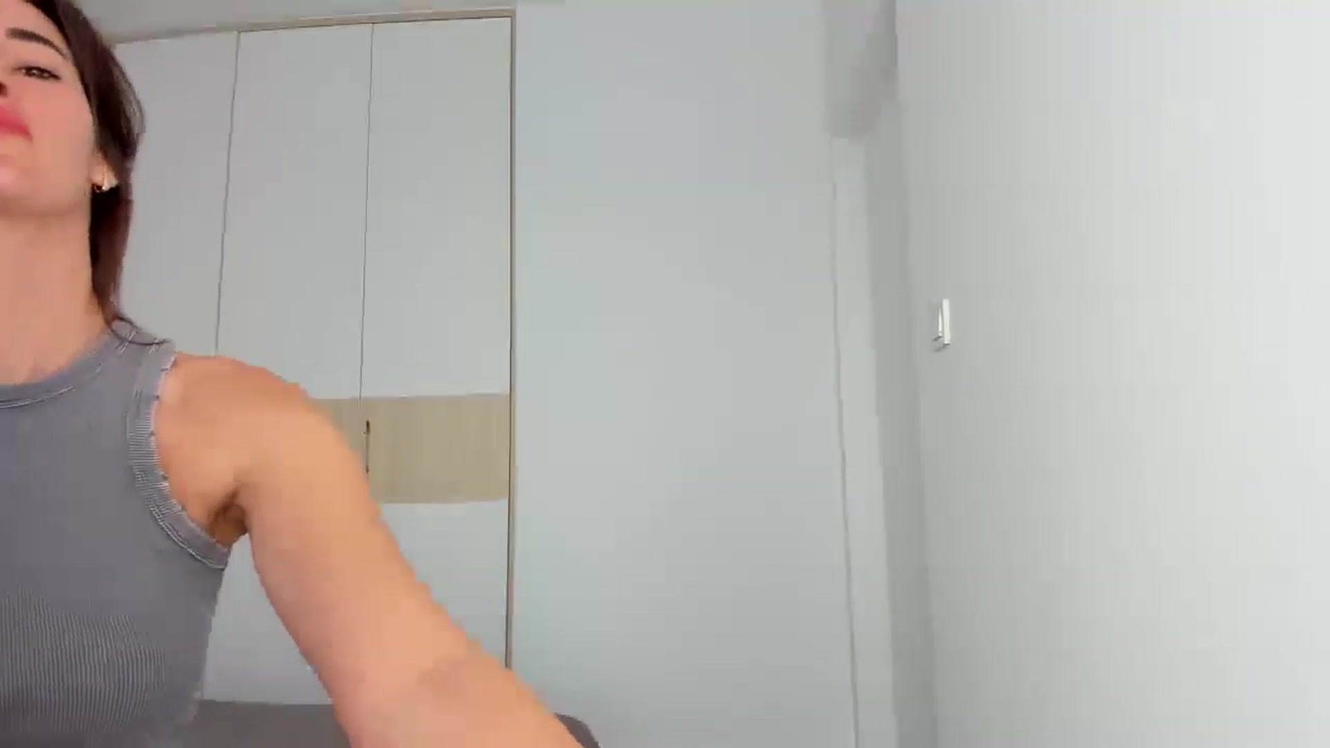 Gallery image thumbnail from EliinaGreen's myfreecams stream on, 04/13/2023, 09:38 image 2 of 20