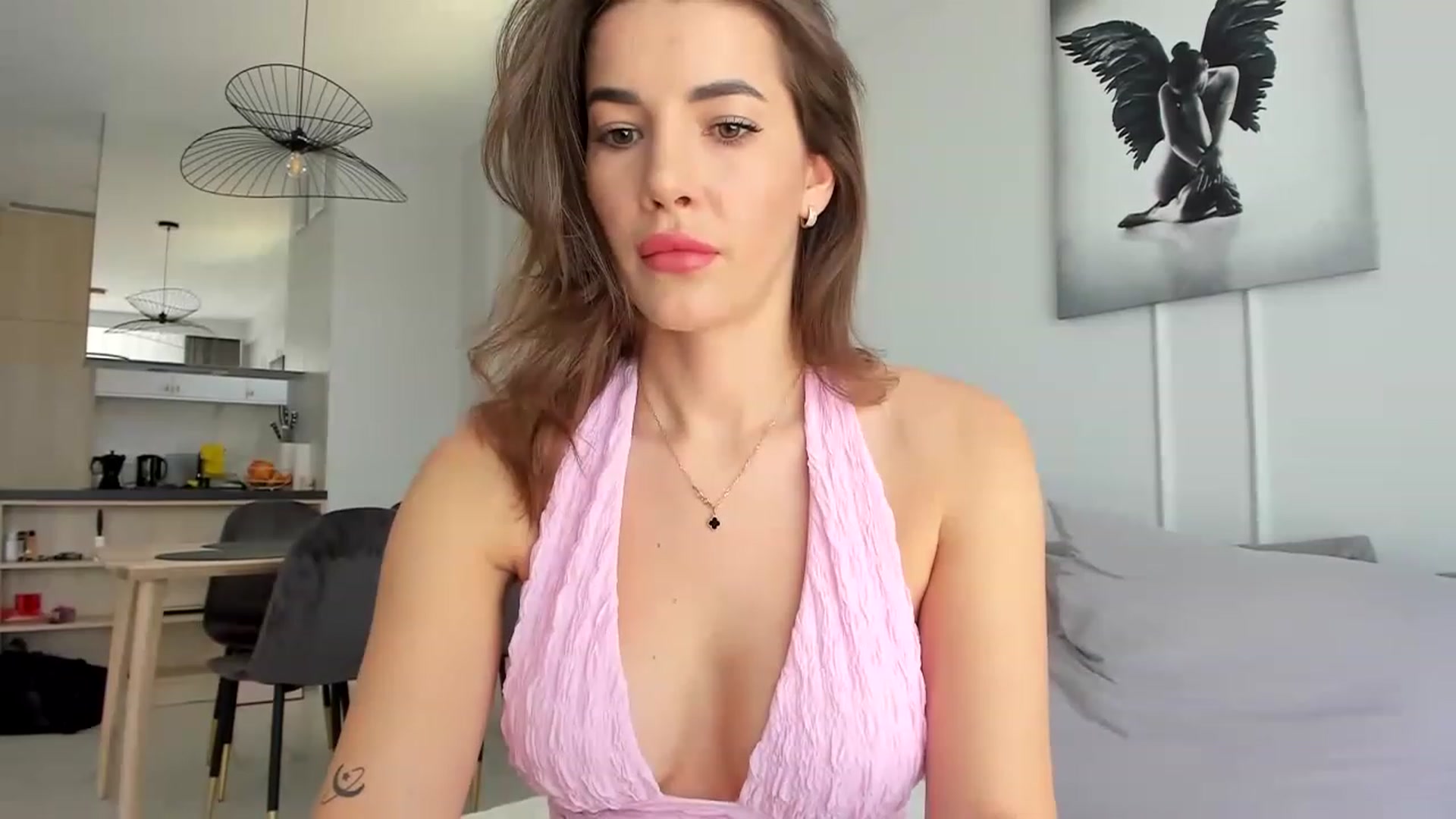 Gallery image thumbnail from EliinaGreen's myfreecams stream on, 05/09/2023, 09:43 image 8 of 20