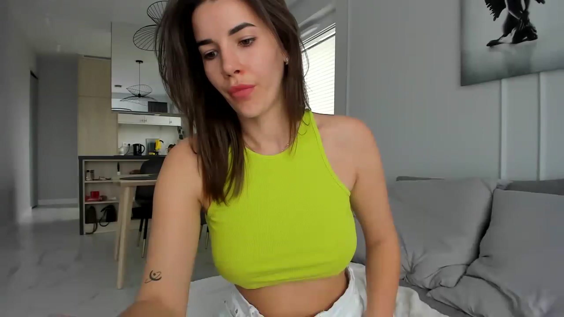 Gallery image thumbnail from EliinaGreen's myfreecams stream on, 05/17/2023, 10:09 image 19 of 20