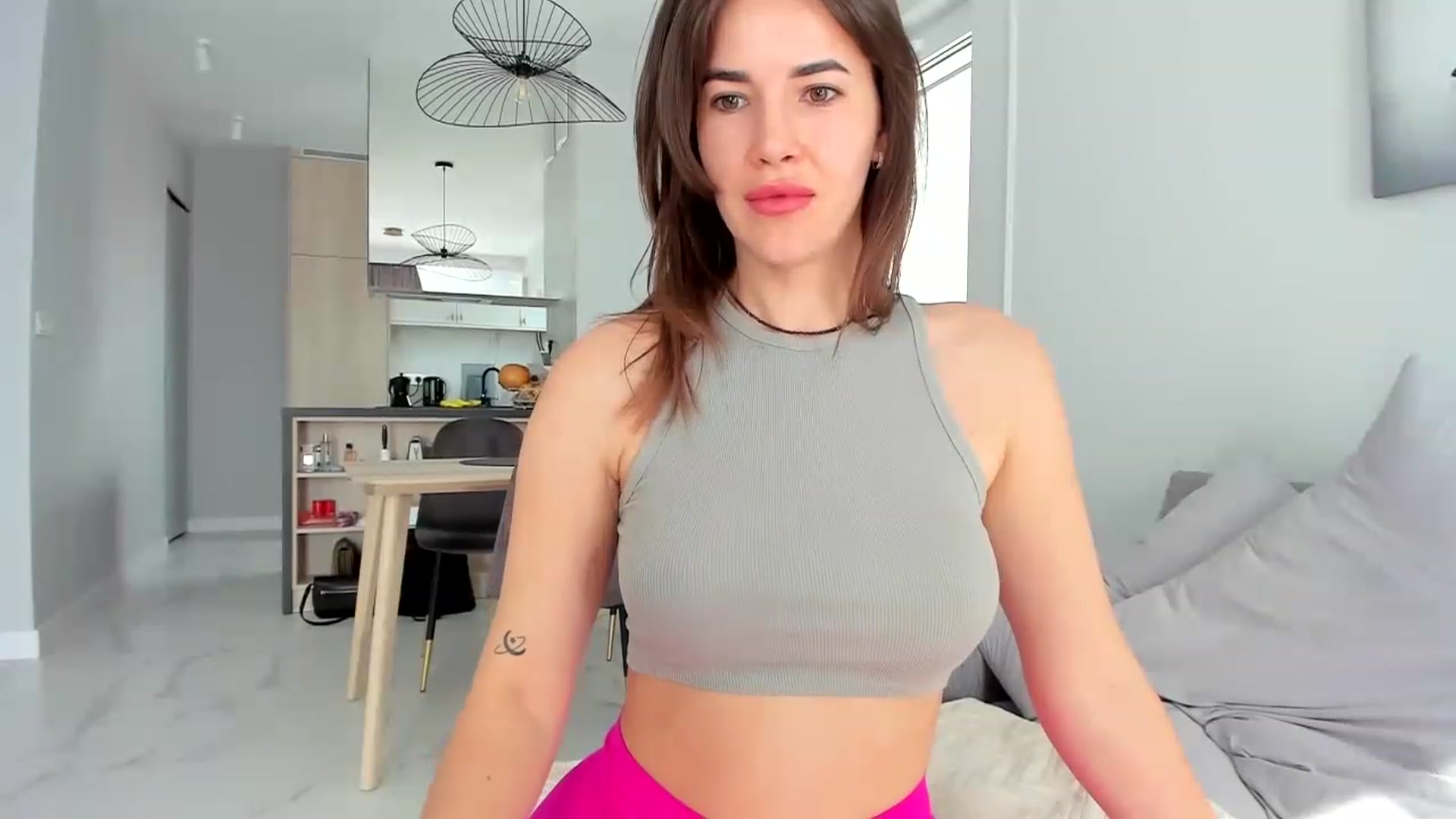 Gallery image thumbnail from EliinaGreen's myfreecams stream on, 05/24/2023, 06:49 image 13 of 20