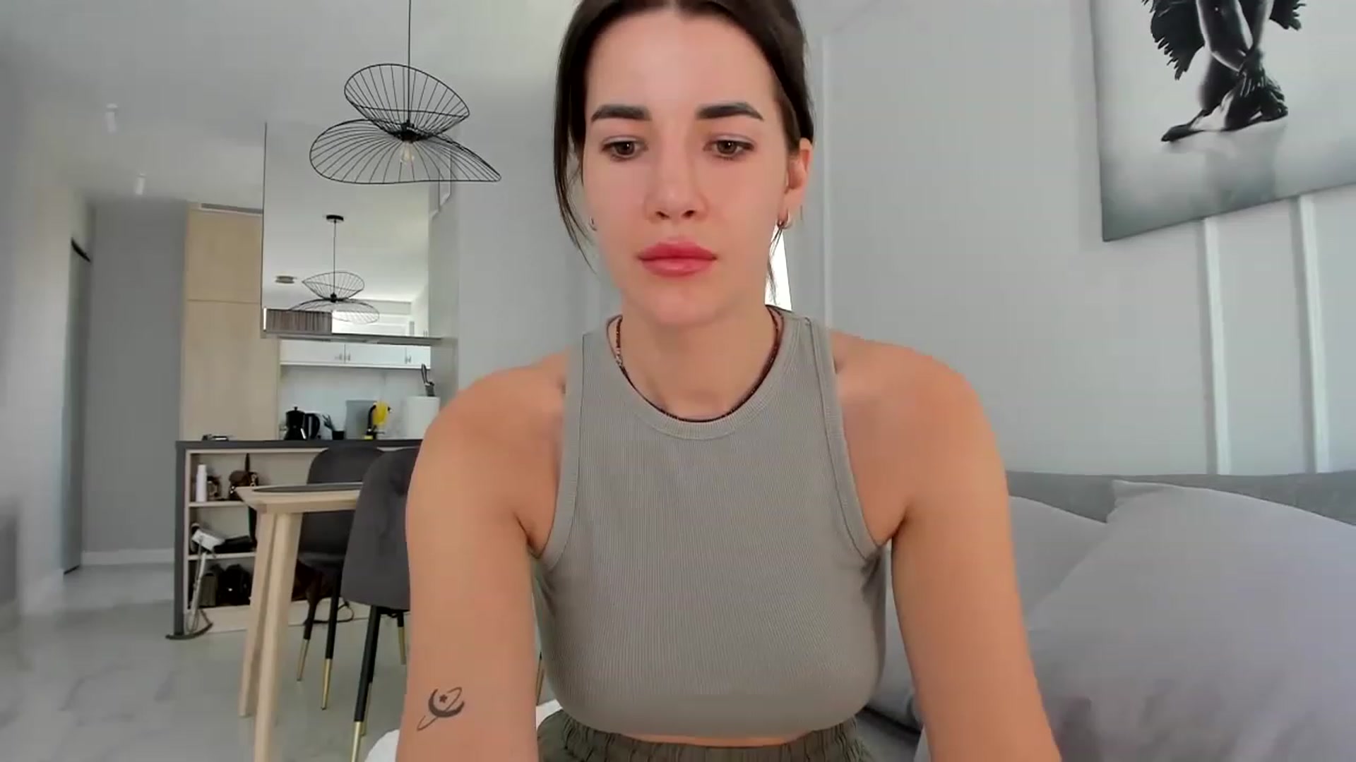 Gallery image thumbnail from EliinaGreen's myfreecams stream on, 06/25/2023, 08:42 image 6 of 20