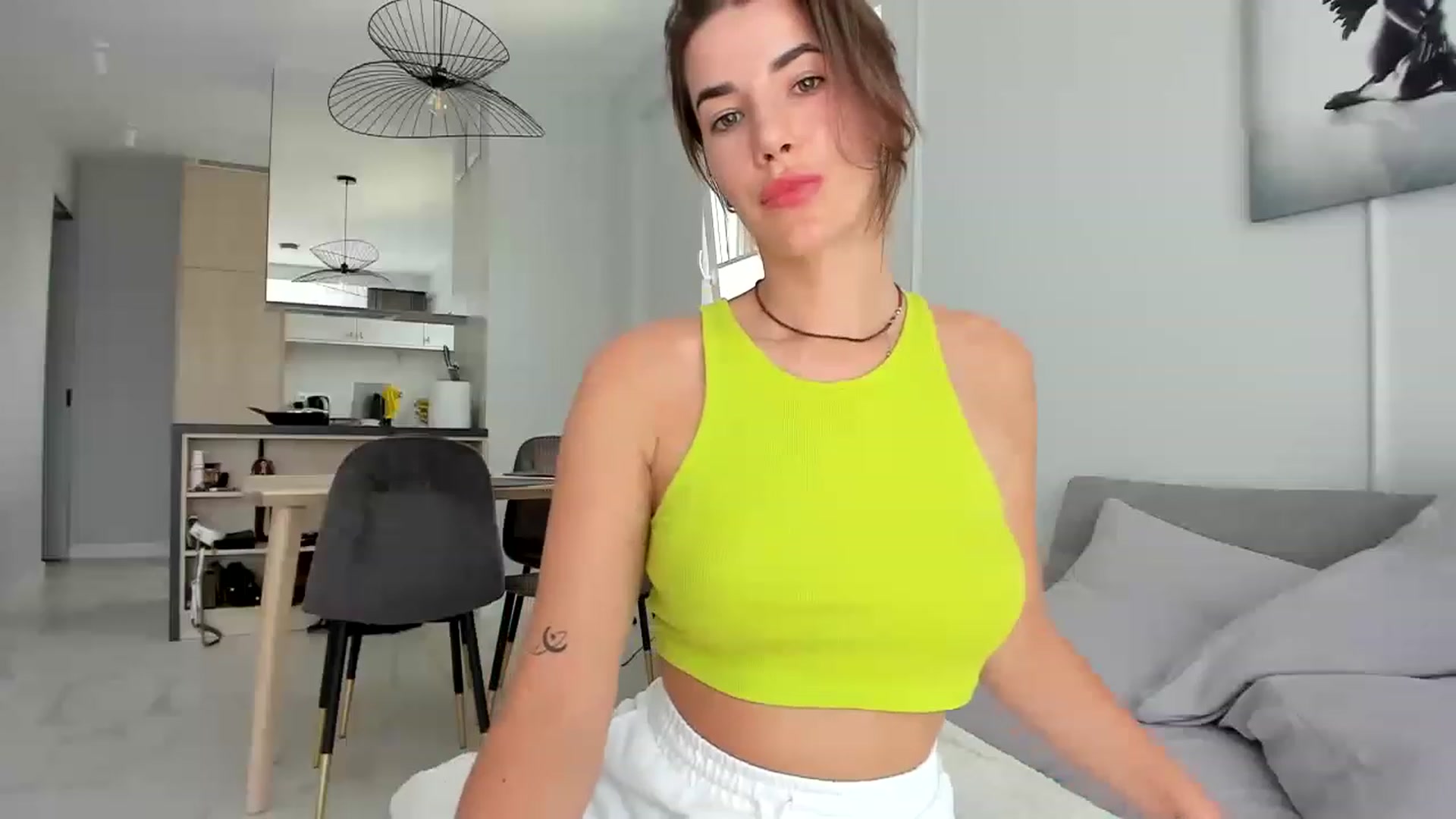 Gallery image thumbnail from EliinaGreen's myfreecams stream on, 06/26/2023, 09:15 image 17 of 20
