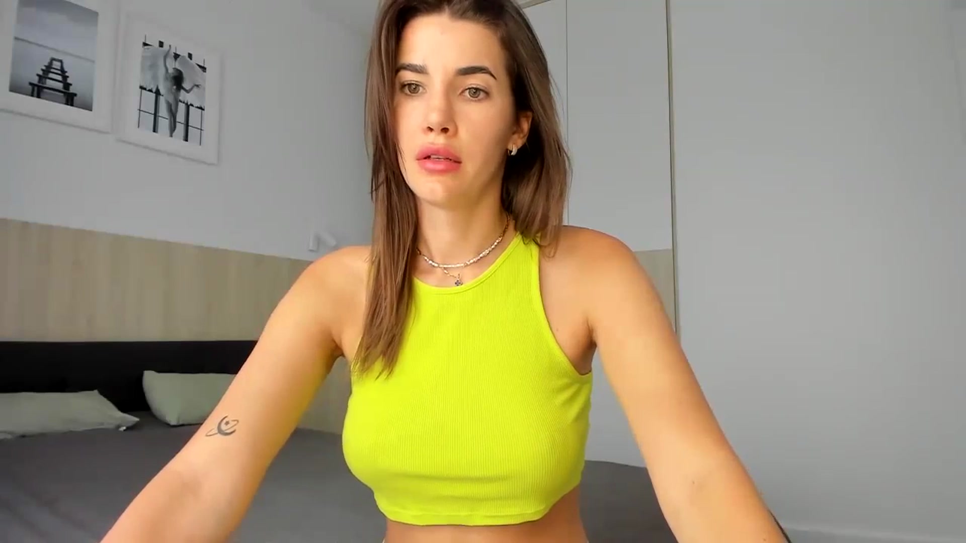 Gallery image thumbnail from EliinaGreen's myfreecams stream on, 09/26/2023, 07:32 image 10 of 20