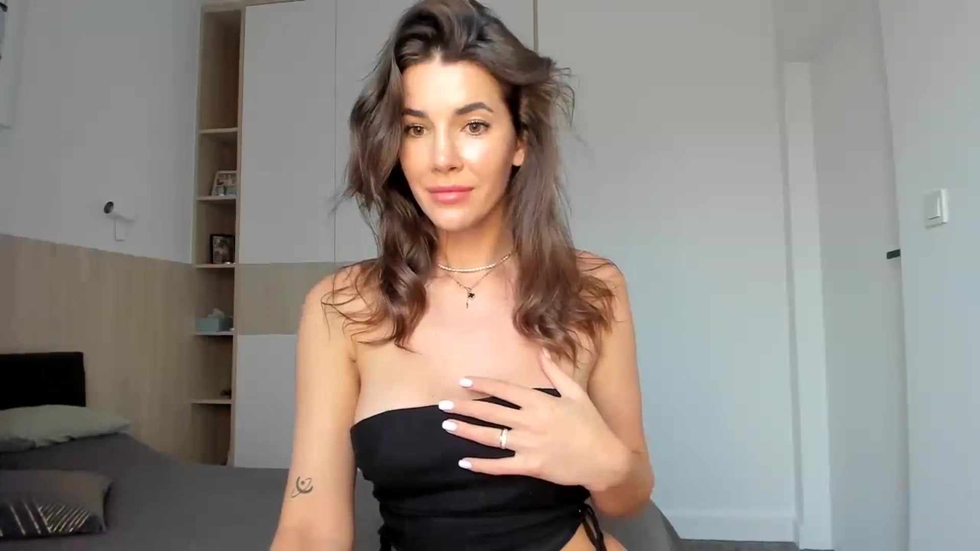Gallery image thumbnail from EliinaGreen's myfreecams stream on, 10/11/2023, 15:33 image 19 of 20