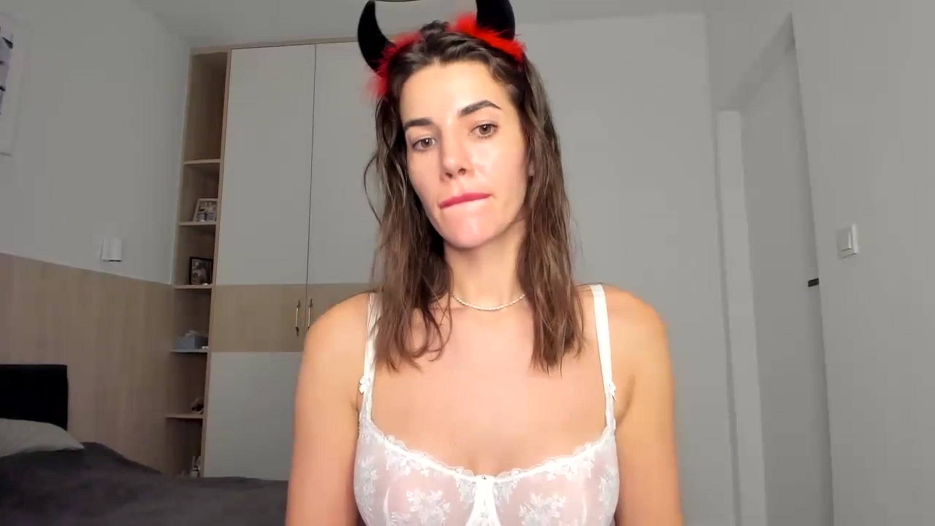 Gallery image thumbnail from EliinaGreen's myfreecams stream on, 10/30/2023, 16:51 image 16 of 20