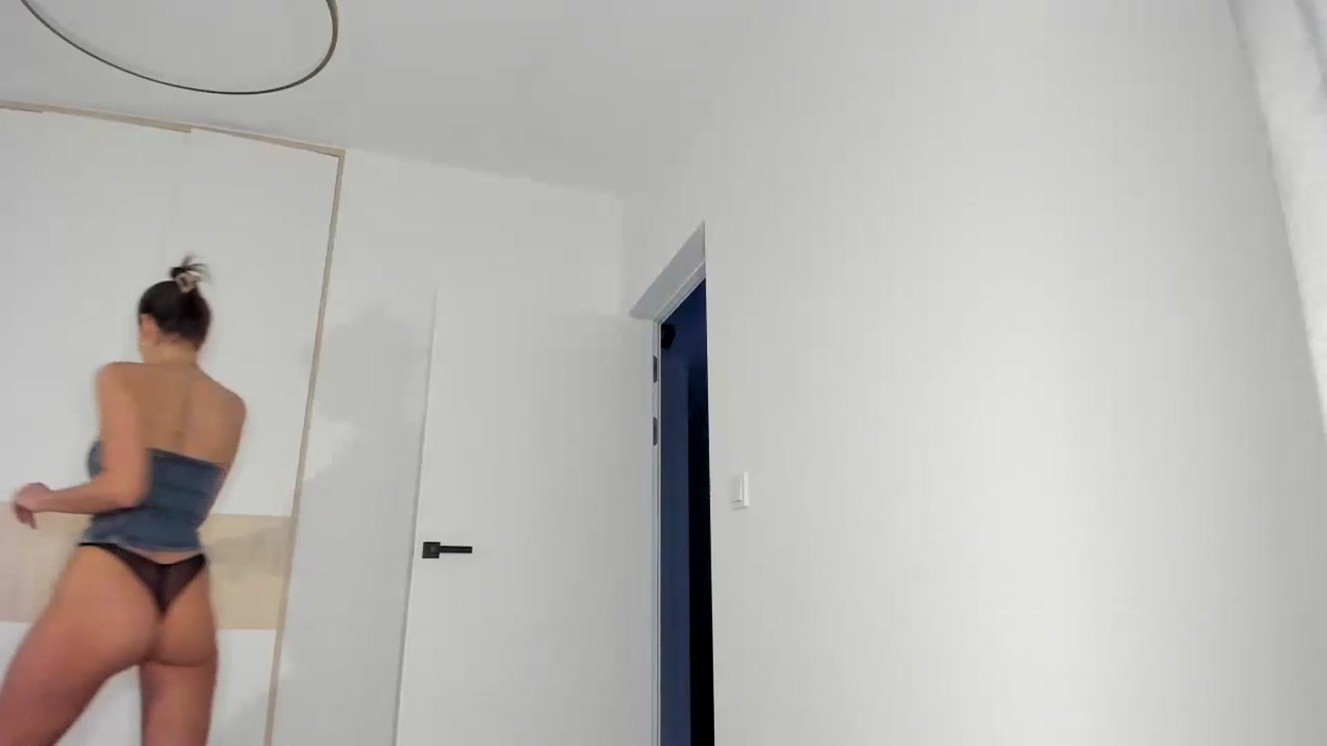 Gallery image thumbnail from EliinaGreen's myfreecams stream on, 11/28/2023, 15:32 image 7 of 20