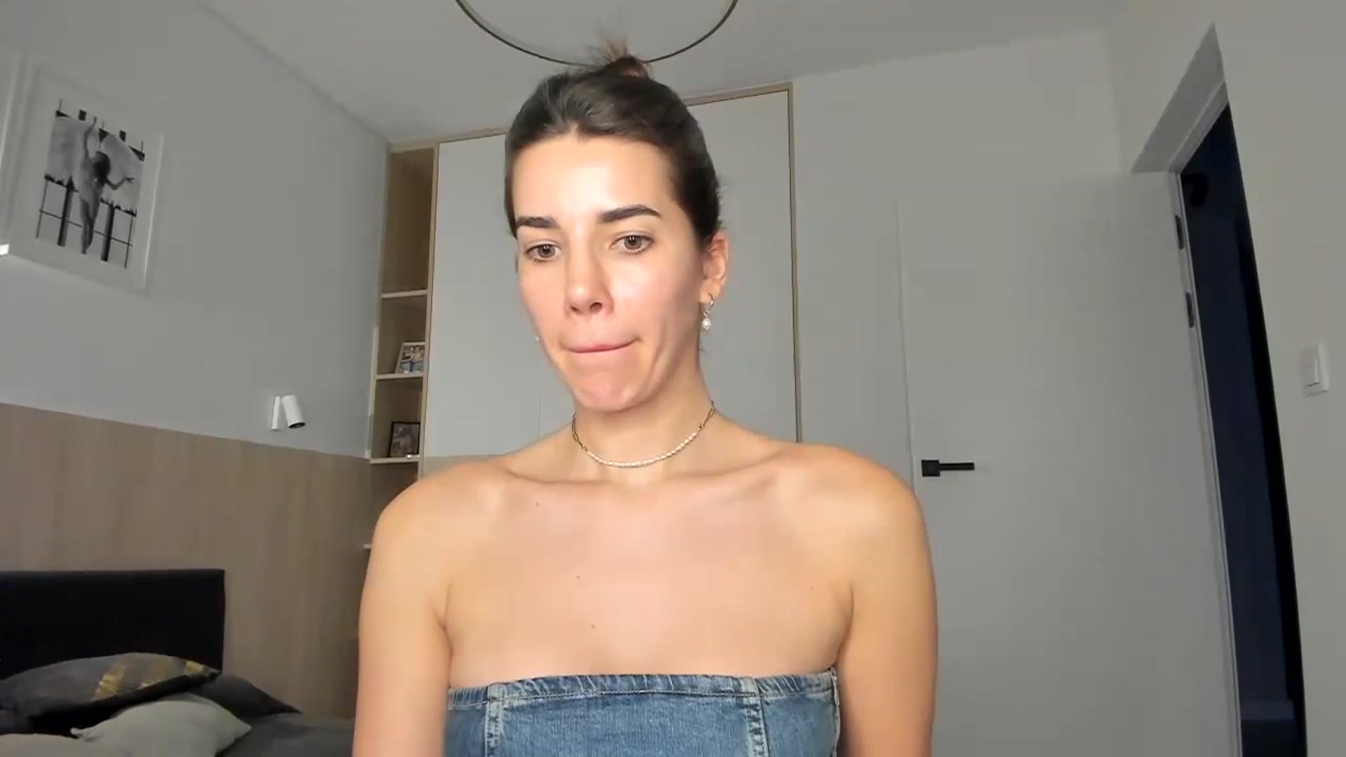Gallery image thumbnail from EliinaGreen's myfreecams stream on, 11/28/2023, 15:32 image 17 of 20