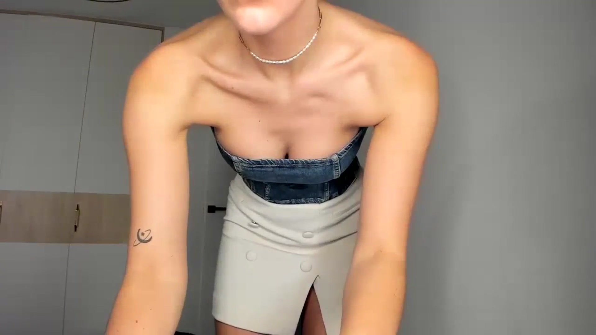 Gallery image thumbnail from EliinaGreen's myfreecams stream on, 11/28/2023, 15:32 image 11 of 20