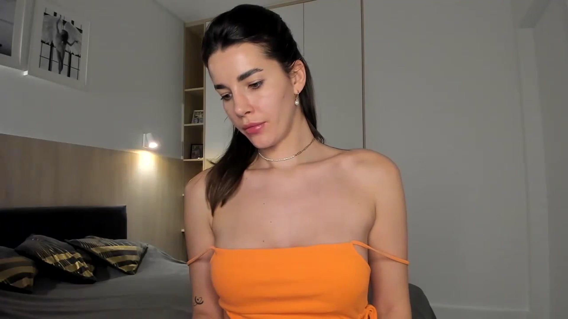 Gallery image thumbnail from EliinaGreen's myfreecams stream on, 12/03/2023, 18:29 image 2 of 20
