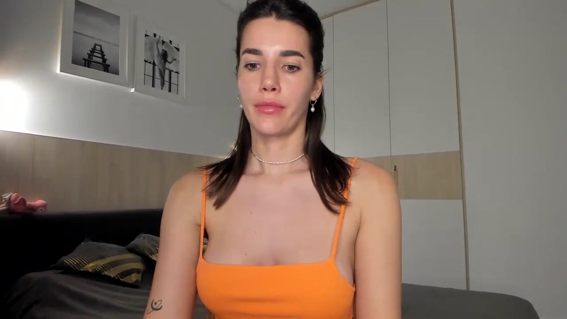 Gallery image thumbnail from EliinaGreen's myfreecams stream on, 12/03/2023, 18:29 image 19 of 20