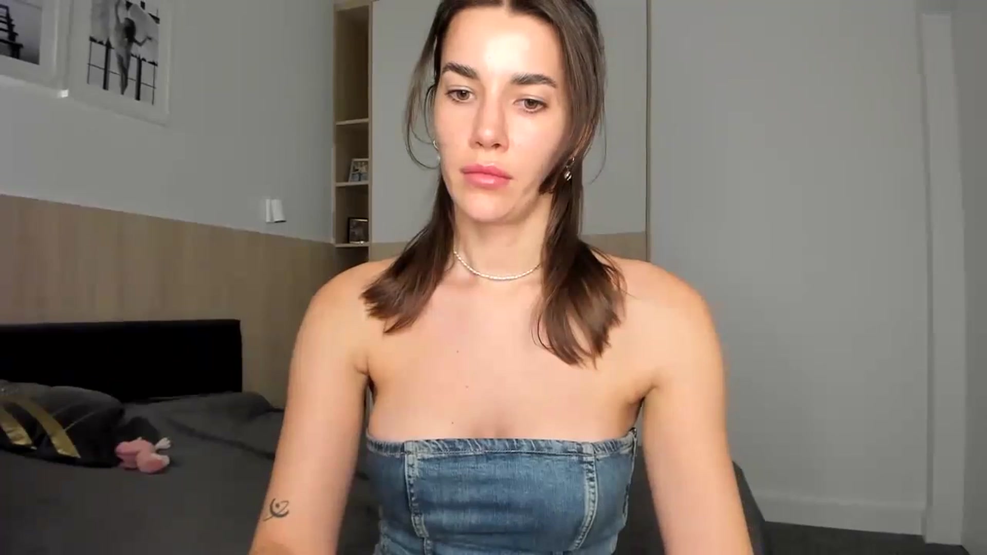 Gallery image thumbnail from EliinaGreen's myfreecams stream on, 12/07/2023, 22:45 image 10 of 20