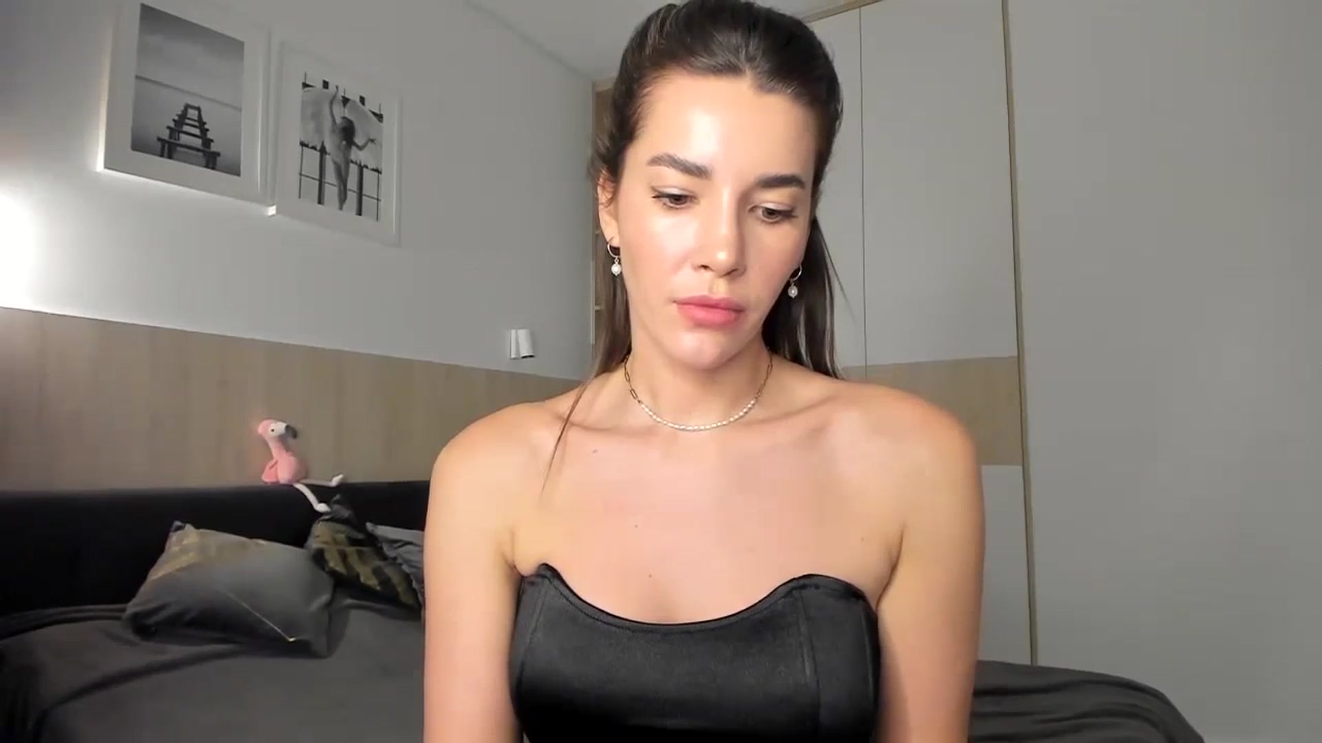 Gallery image thumbnail from EliinaGreen's myfreecams stream on, 12/11/2023, 17:21 image 17 of 20