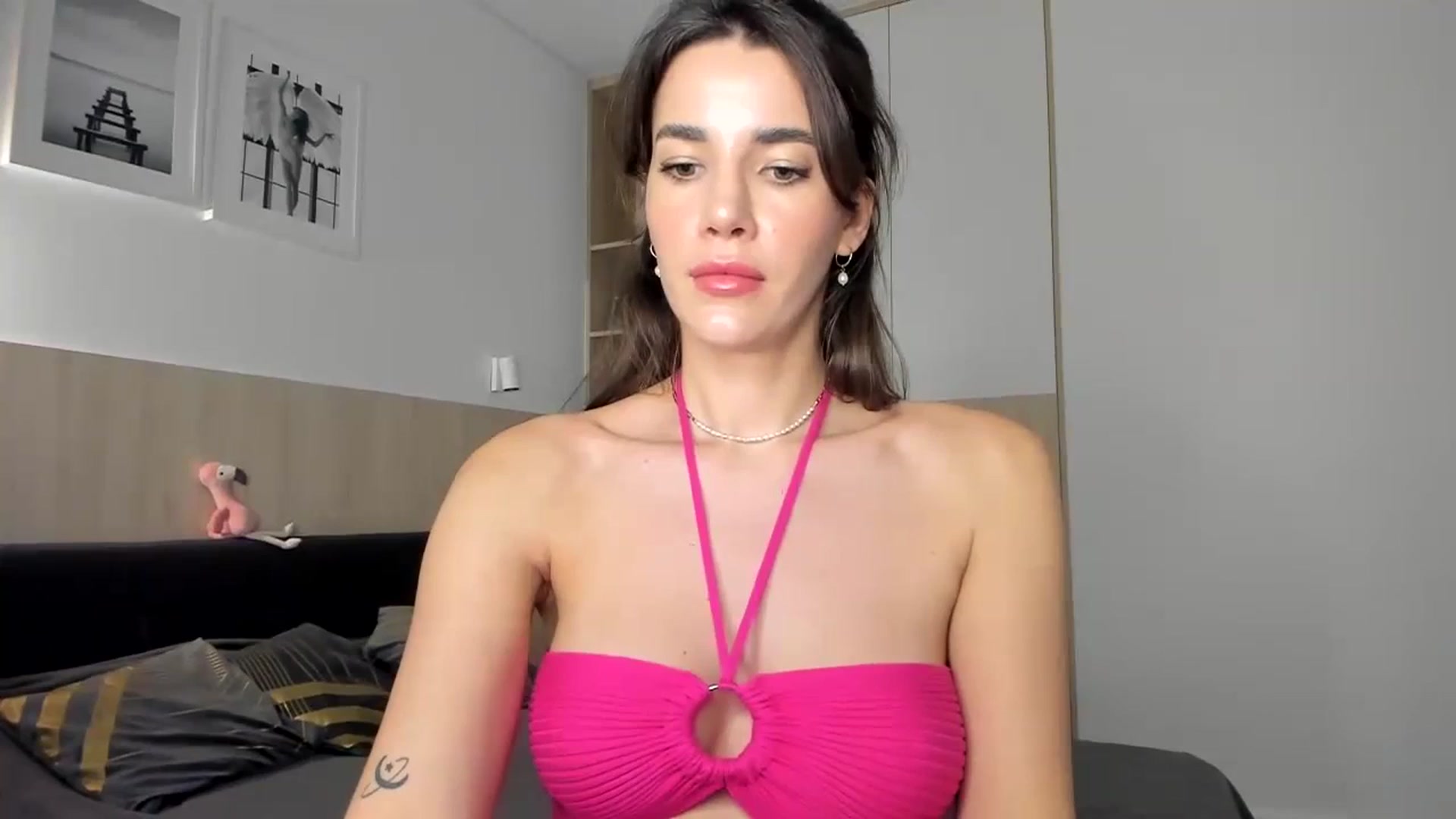 Gallery image thumbnail from EliinaGreen's myfreecams stream on, 12/12/2023, 16:39 image 1 of 20