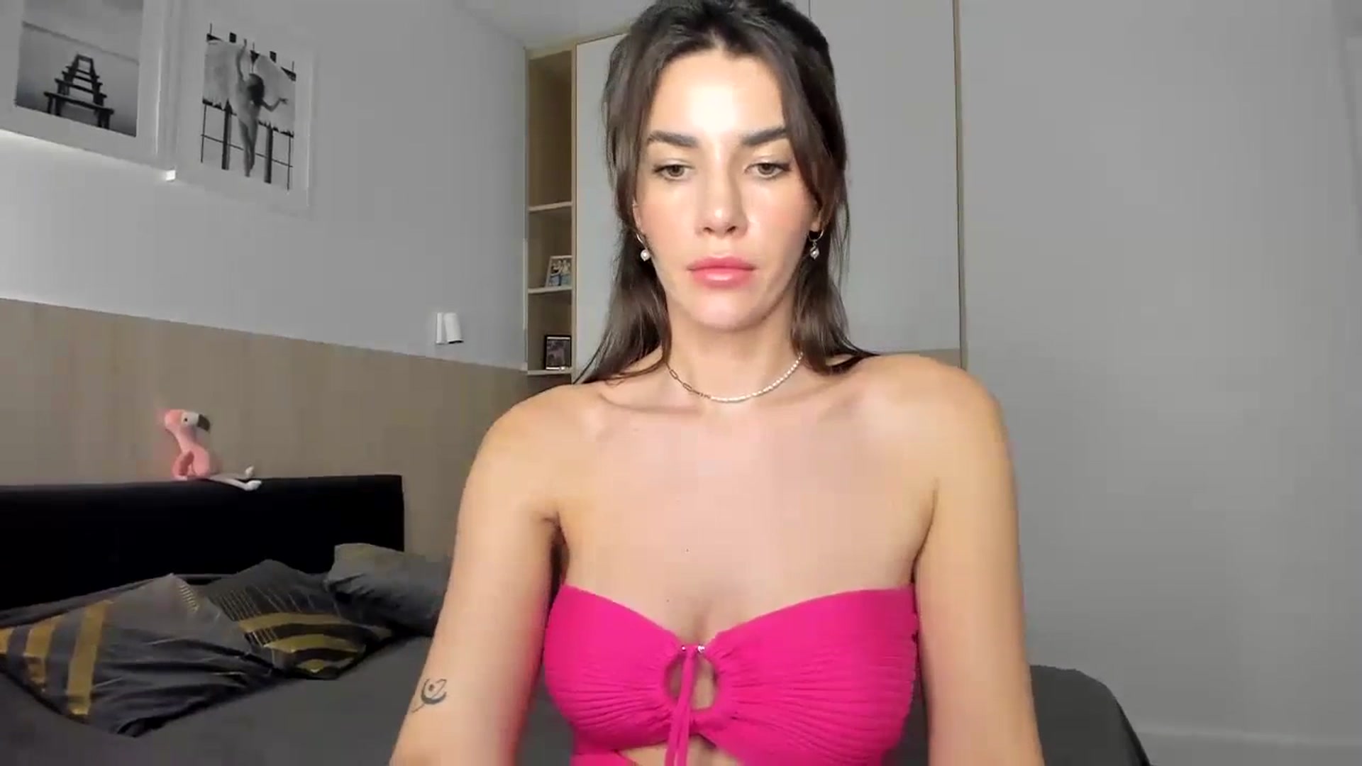 Gallery image thumbnail from EliinaGreen's myfreecams stream on, 12/12/2023, 17:42 image 3 of 20
