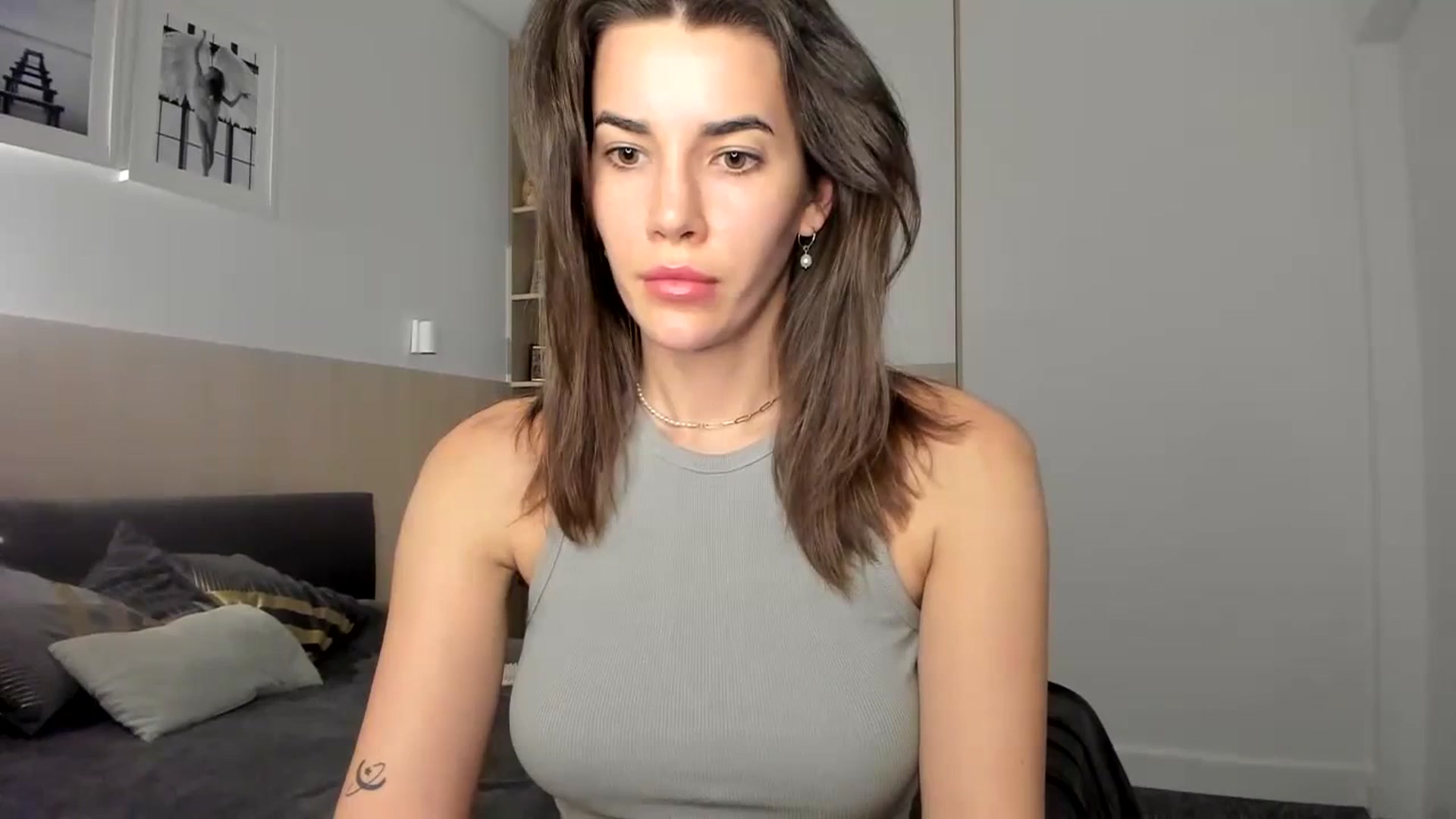 Gallery image thumbnail from EliinaGreen's myfreecams stream on, 12/14/2023, 21:06 image 1 of 20