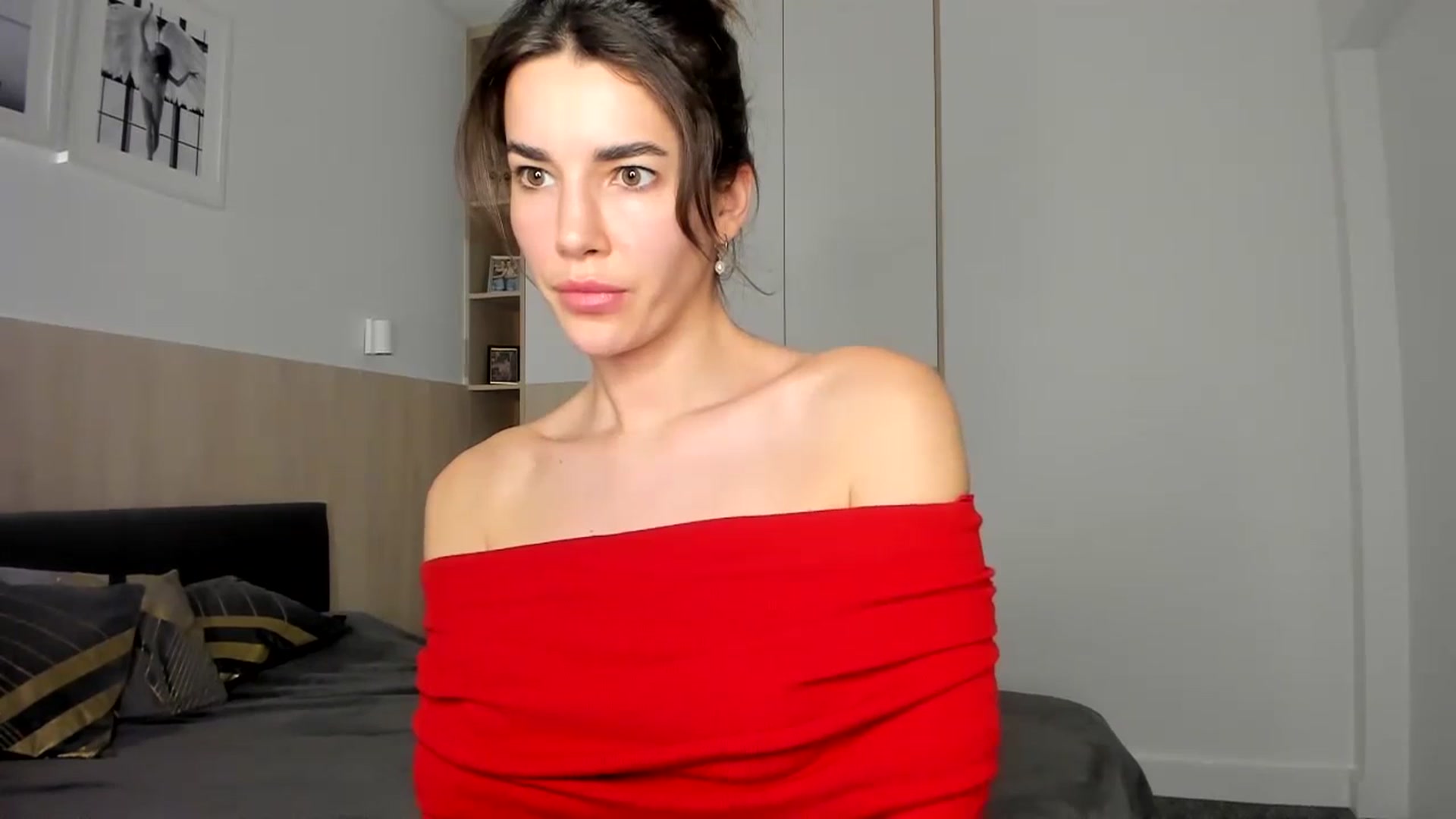 Gallery image thumbnail from EliinaGreen's myfreecams stream on, 12/19/2023, 21:22 image 13 of 20