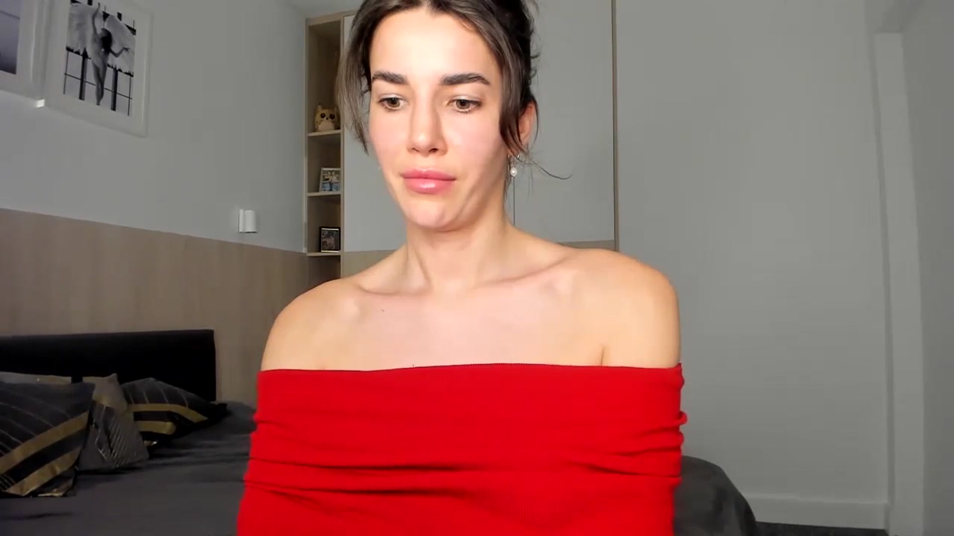 Gallery image thumbnail from EliinaGreen's myfreecams stream on, 12/19/2023, 21:22 image 15 of 20