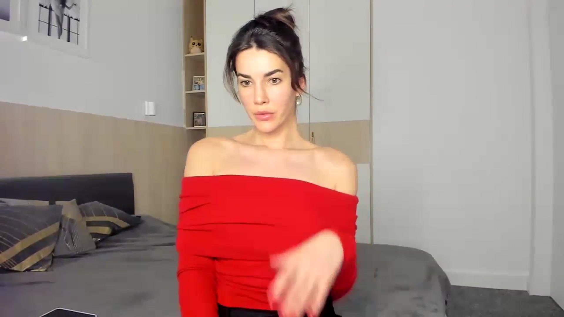 Gallery image thumbnail from EliinaGreen's myfreecams stream on, 12/19/2023, 21:22 image 6 of 20