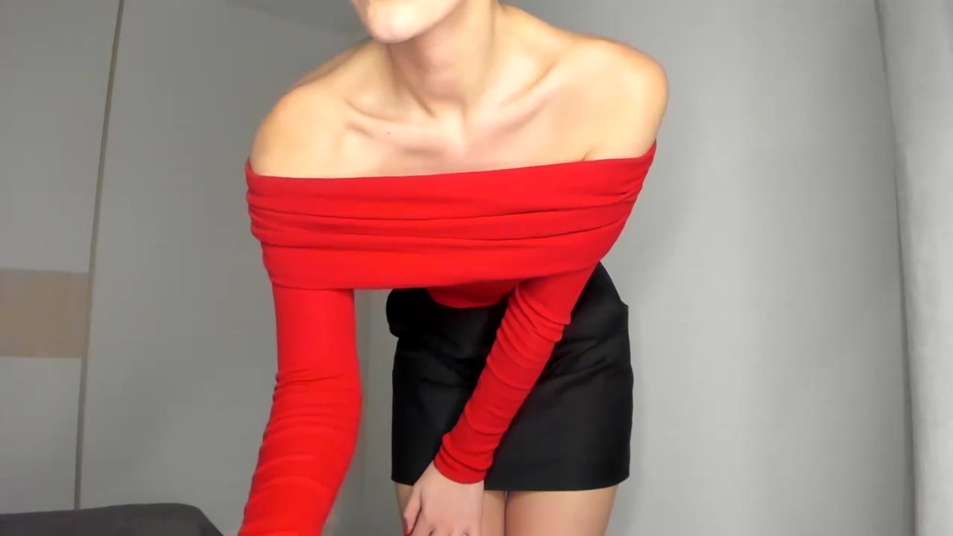 Gallery image thumbnail from EliinaGreen's myfreecams stream on, 12/19/2023, 21:22 image 3 of 20