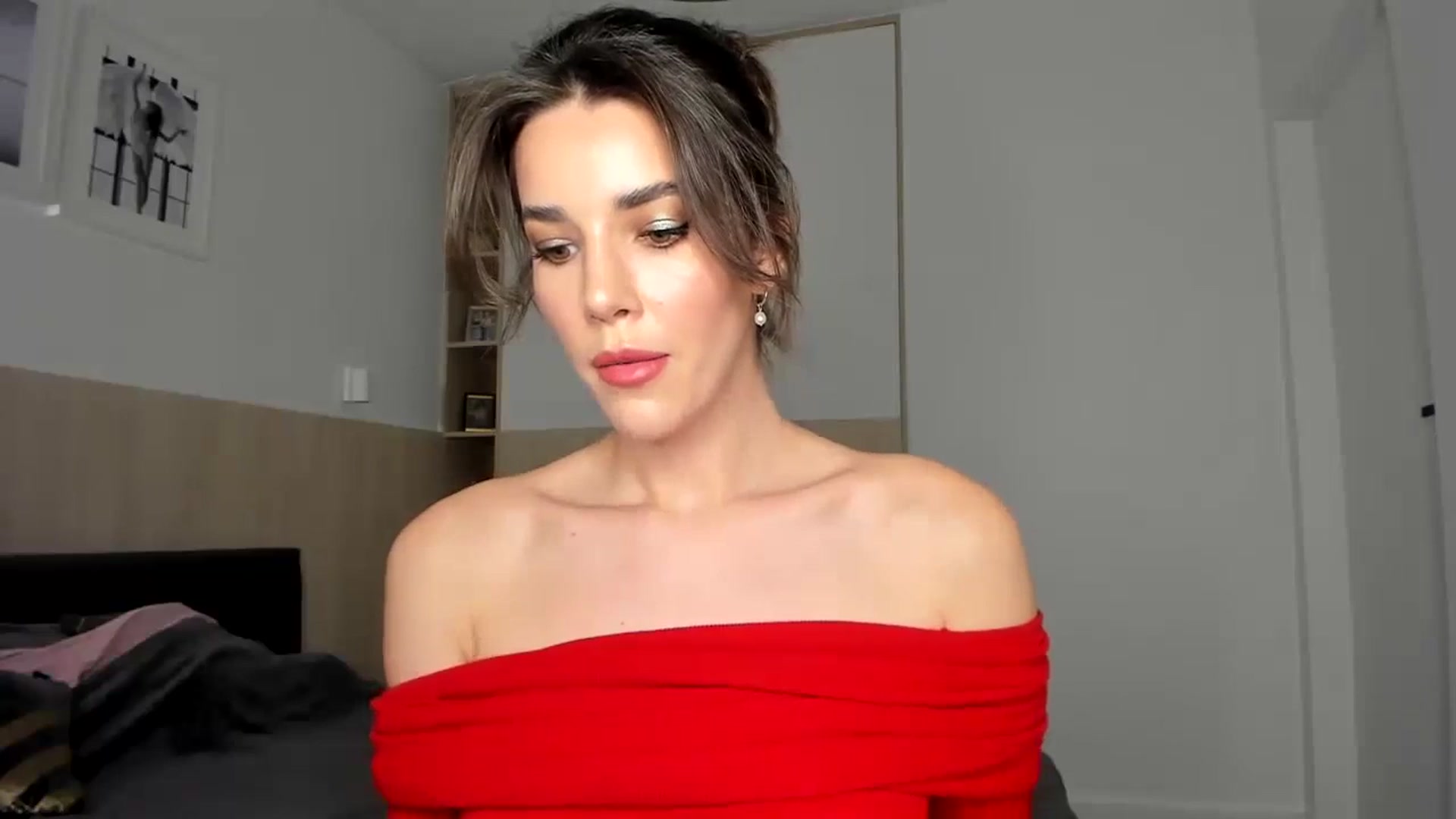 Gallery image thumbnail from EliinaGreen's myfreecams stream on, 12/20/2023, 16:42 image 13 of 20