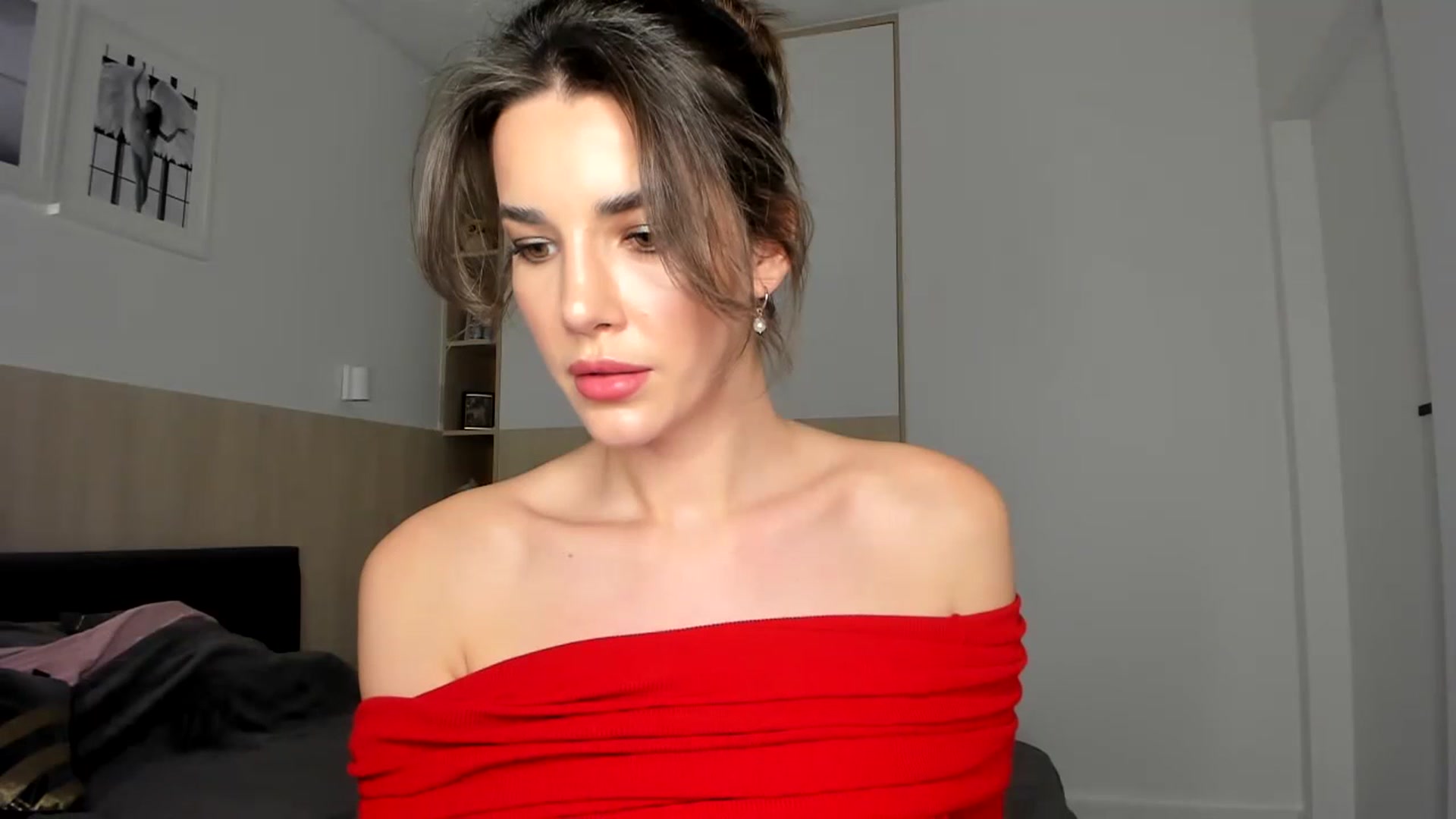 Gallery image thumbnail from EliinaGreen's myfreecams stream on, 12/20/2023, 16:42 image 15 of 20