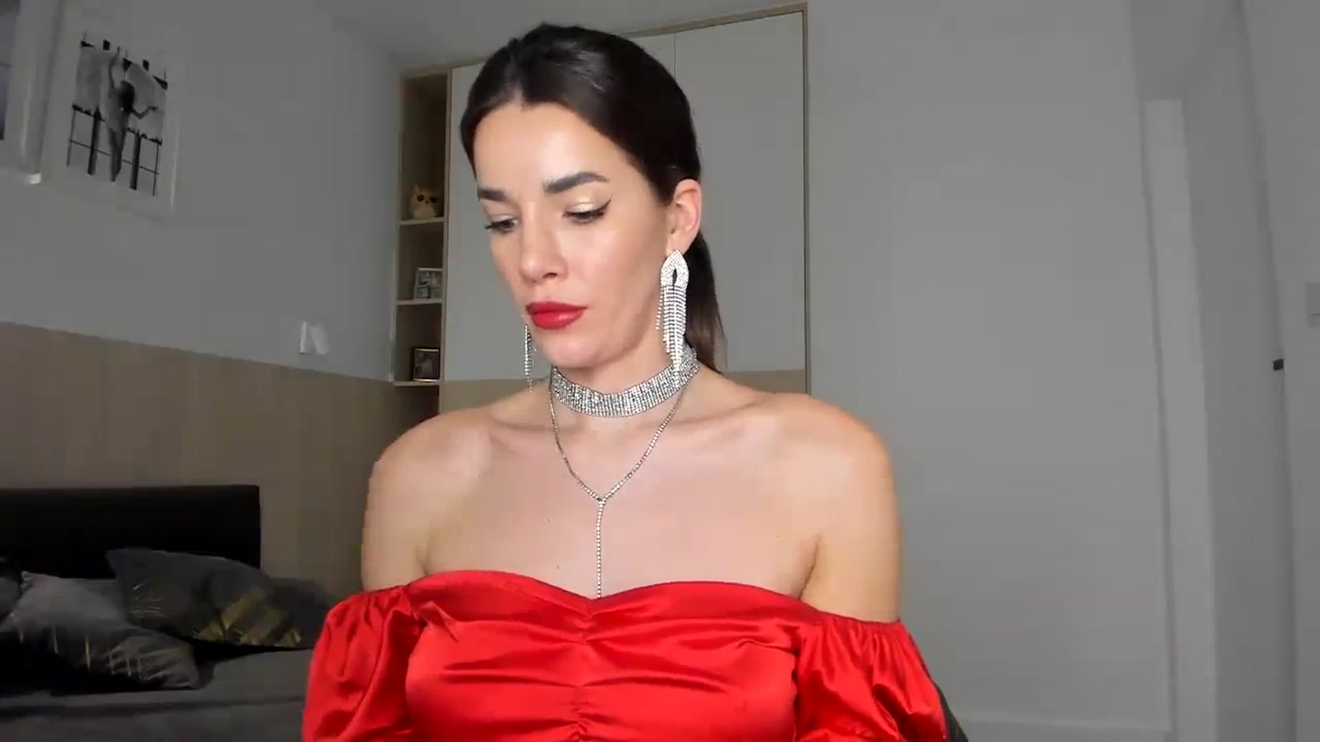 Gallery image thumbnail from EliinaGreen's myfreecams stream on, 12/23/2023, 20:01 image 12 of 20