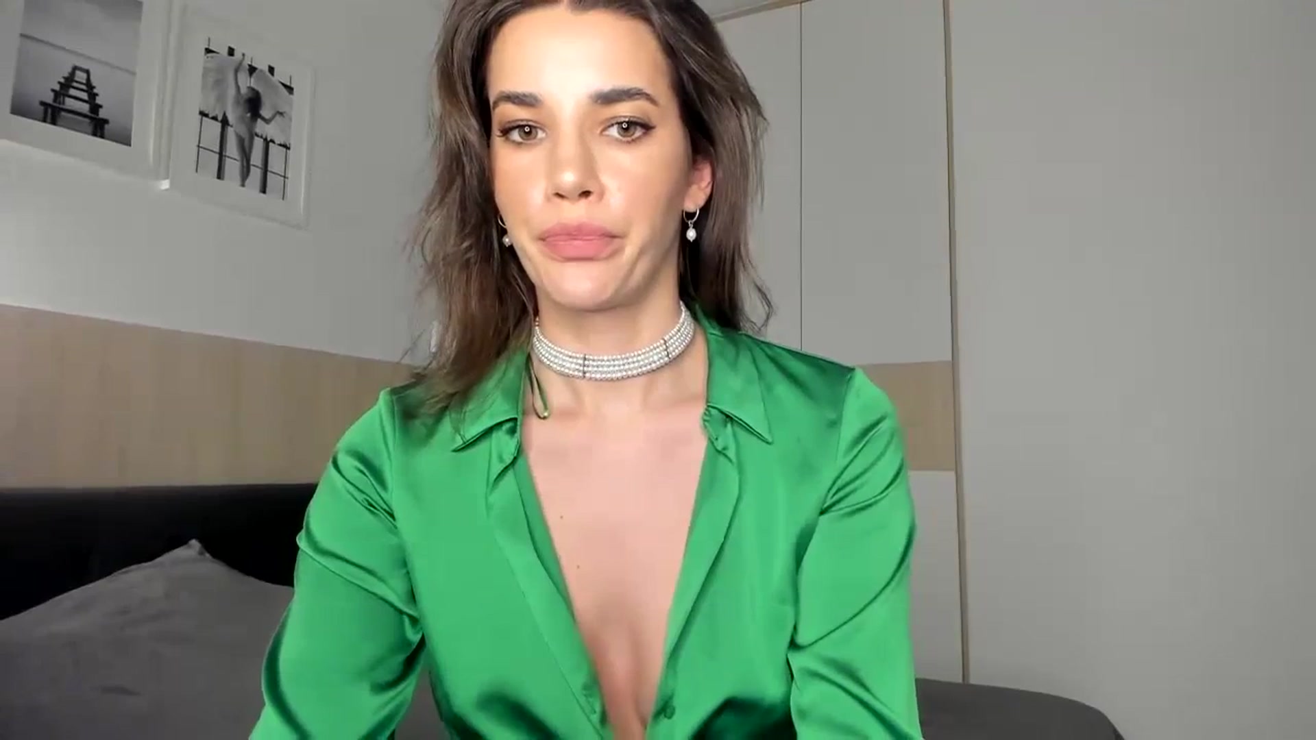 Gallery image thumbnail from EliinaGreen's myfreecams stream on, 12/27/2023, 16:58 image 10 of 20