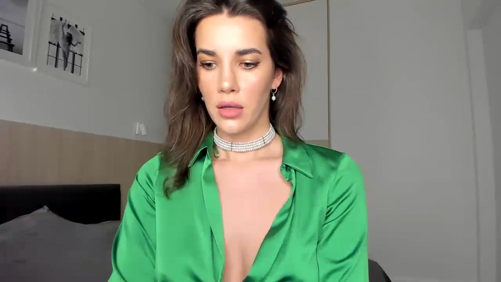 Gallery image thumbnail from EliinaGreen's myfreecams stream on, 12/27/2023, 16:58 image 5 of 20