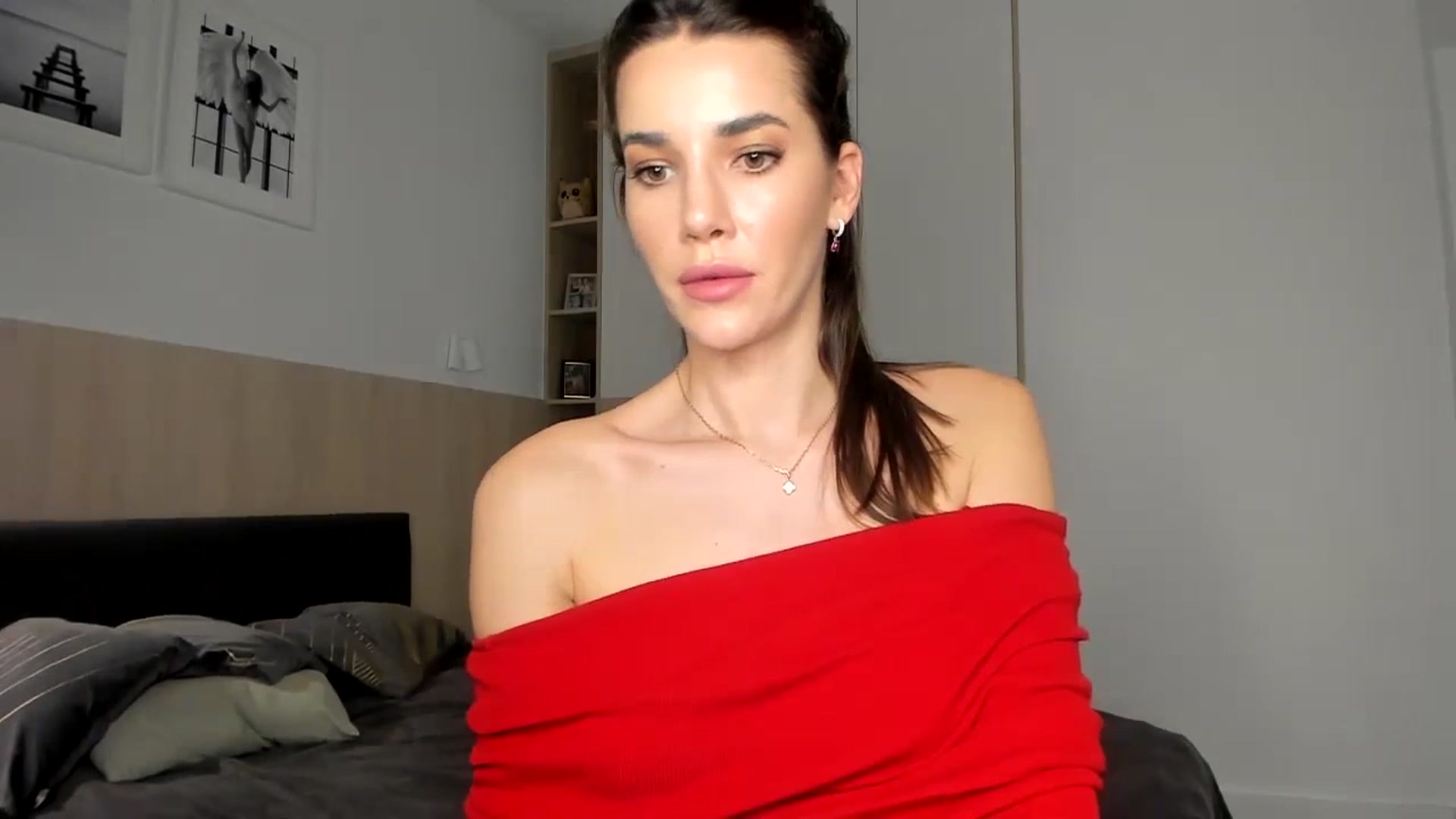 Gallery image thumbnail from EliinaGreen's myfreecams stream on, 01/09/2024, 21:38 image 14 of 20